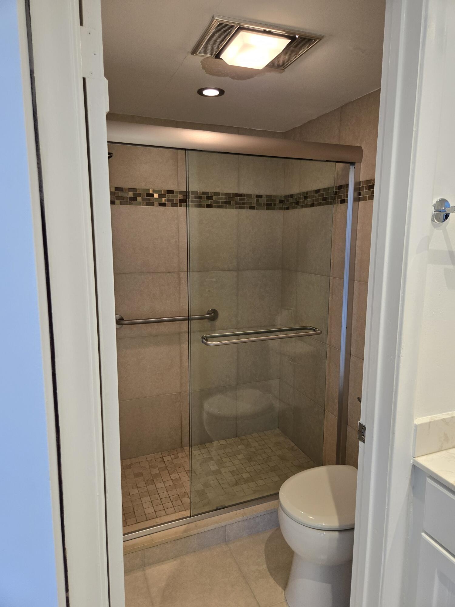 Home in West Palm Beach, FL 33417 — photo 2