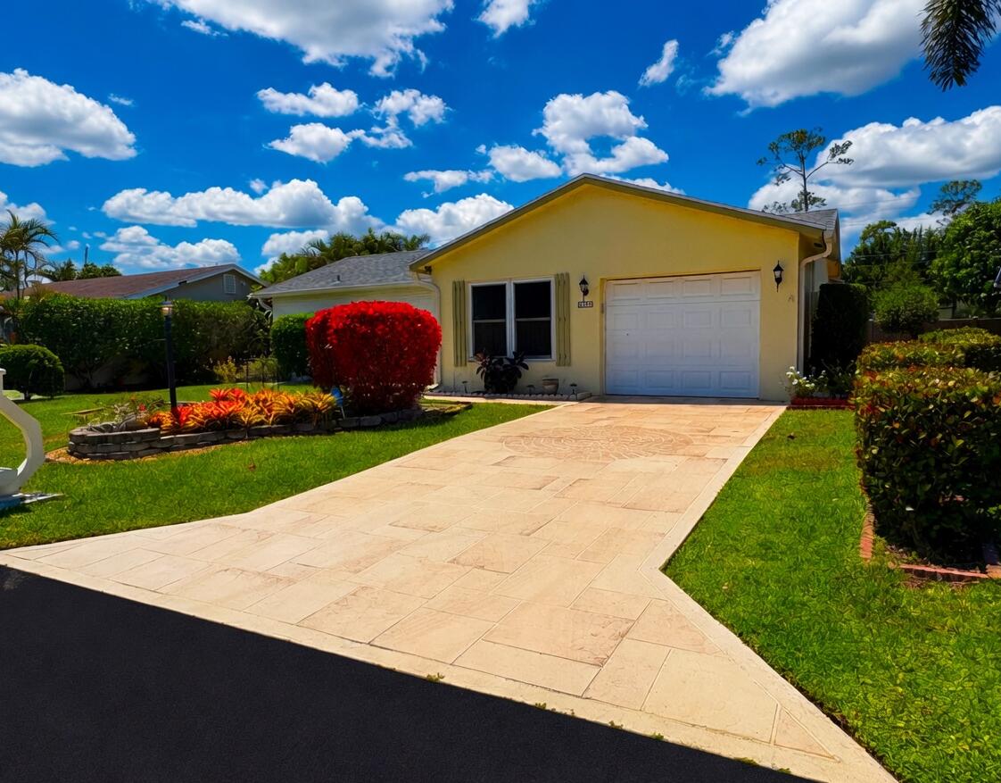 6304 Emerald Sky Lane — photo