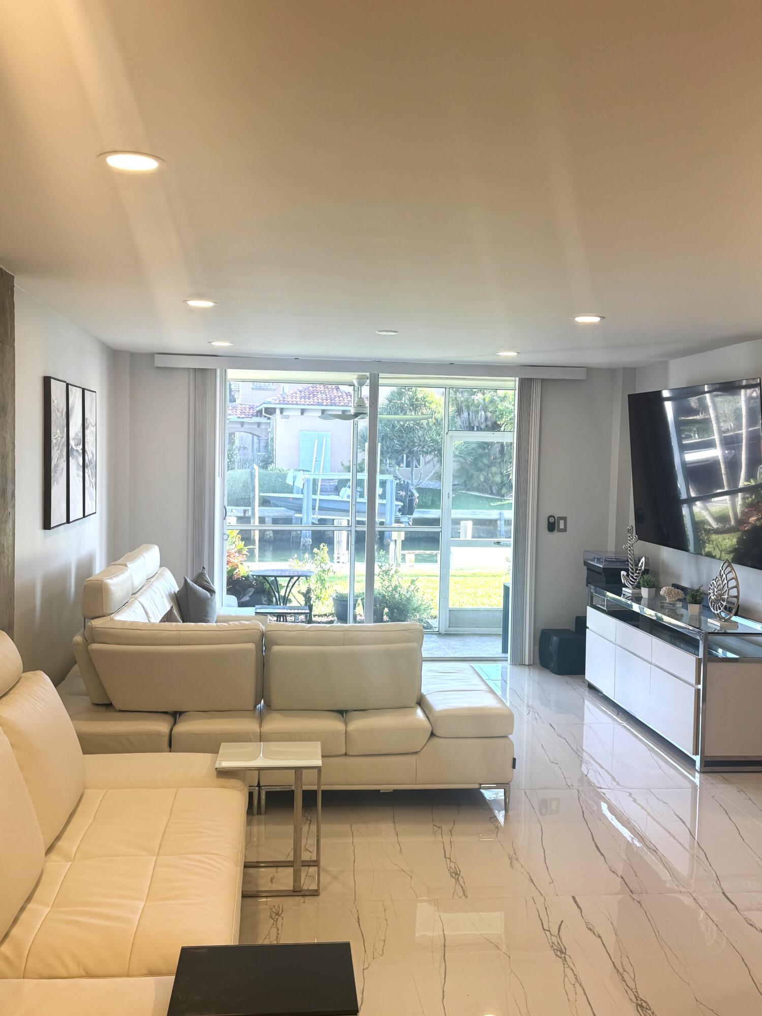 105 Paradise Harbour Boulevard 108 — photo