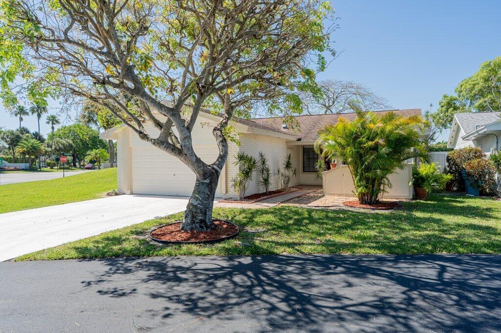 1 Afton Place — photo