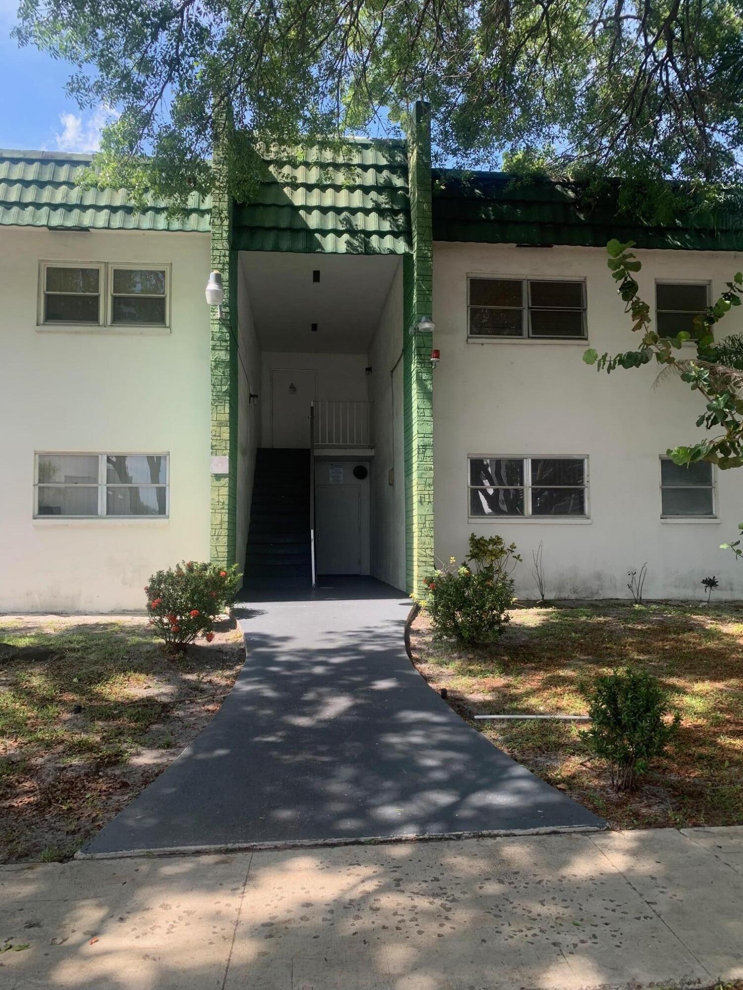 4821 NW 22nd Court NW 100 — photo
