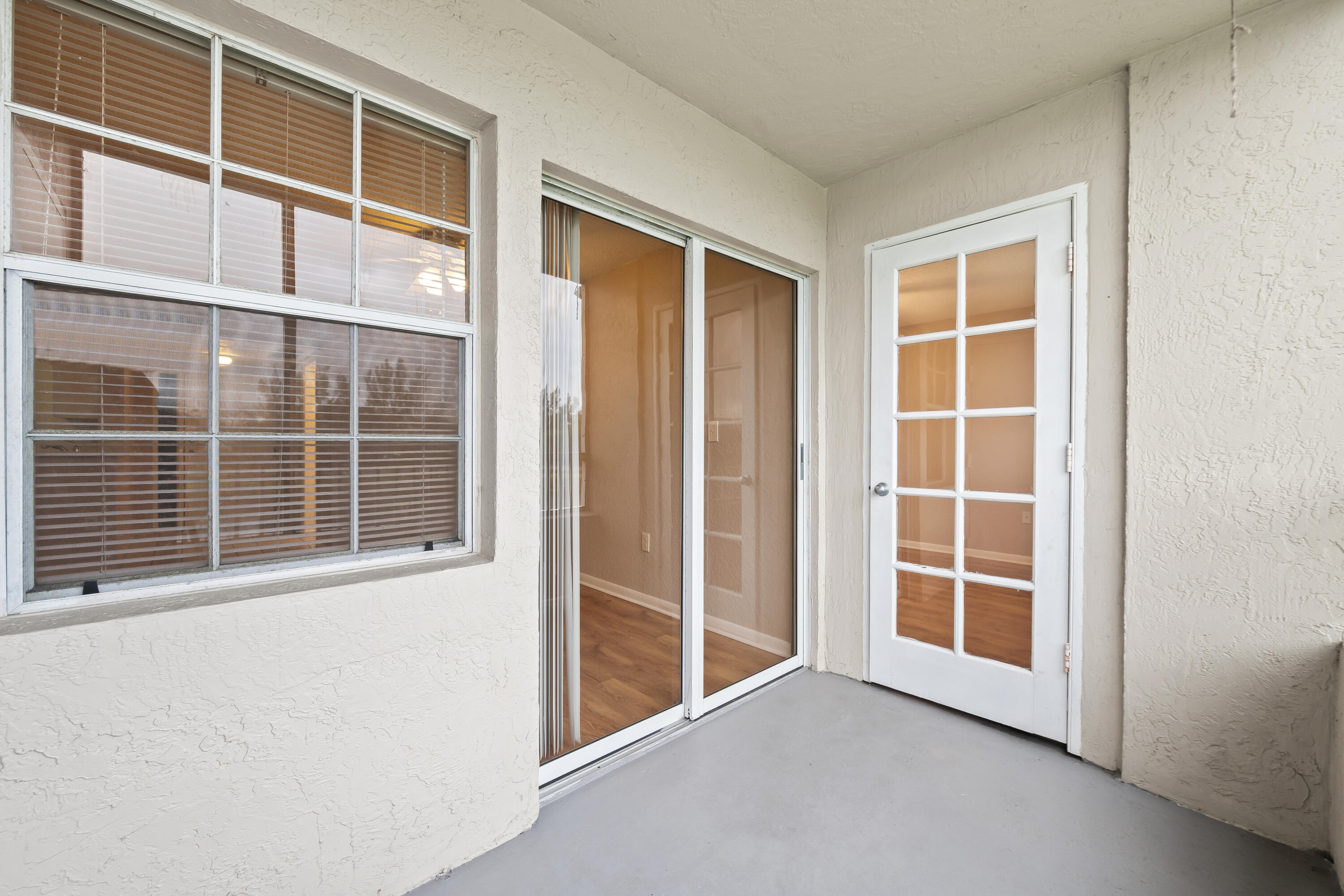 2861 N Oakland Forest Drive 202 — photo