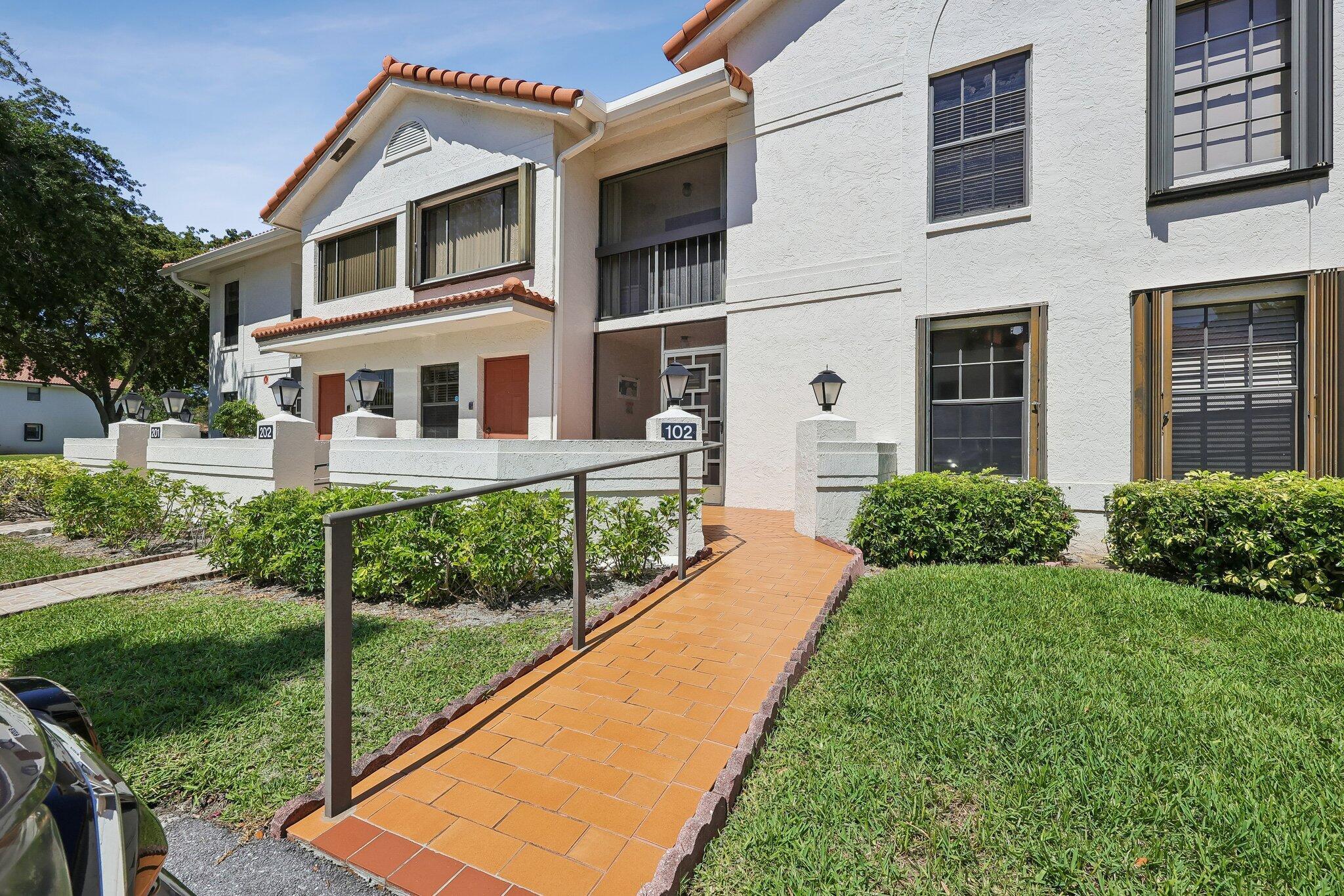 9681 E Sills Dr E 102 — photo