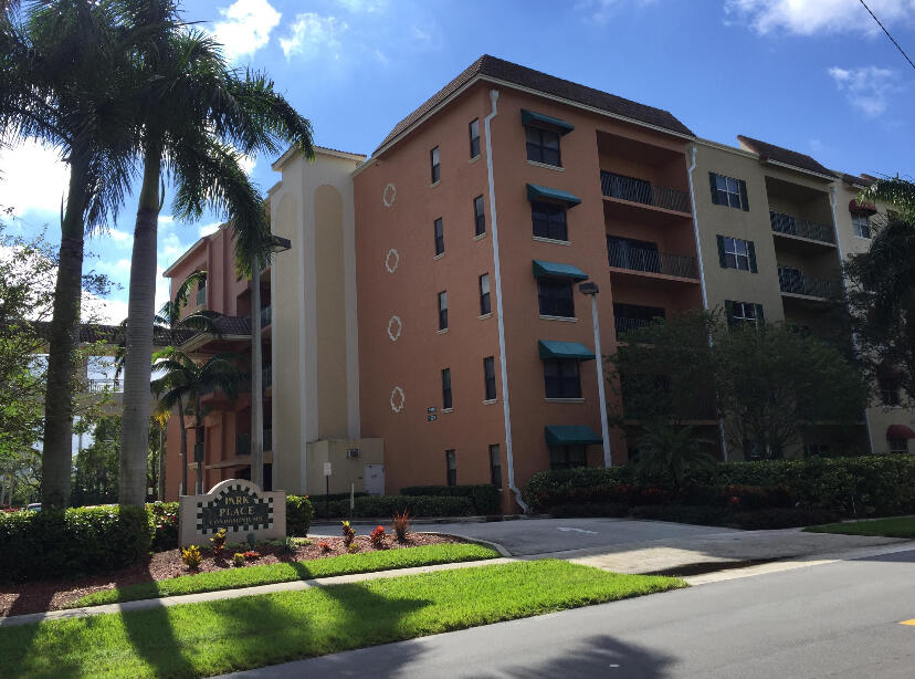 1610 Presidential Way B-305 — photo
