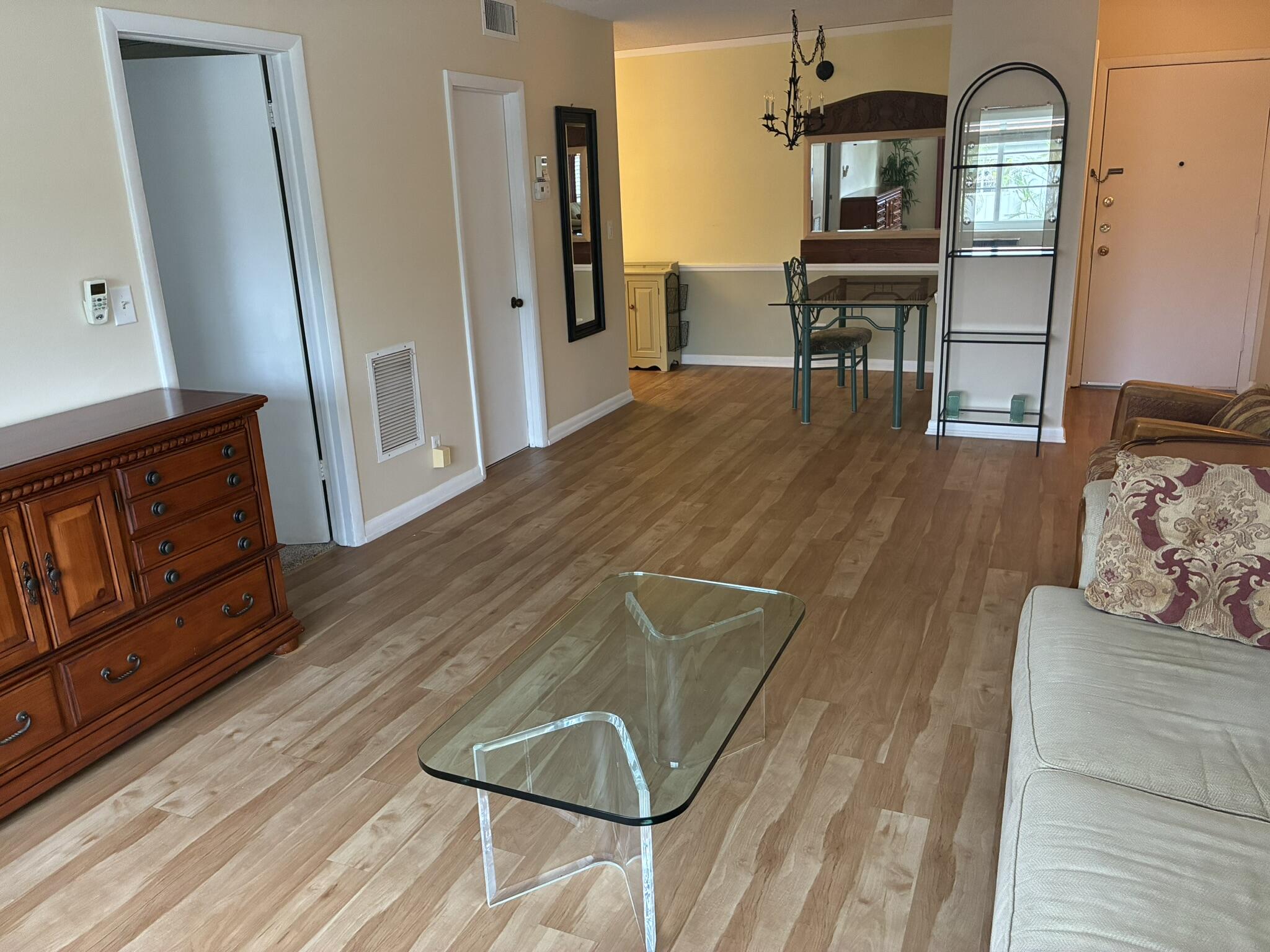 659 W Oakland Park Boulevard 204-C — photo