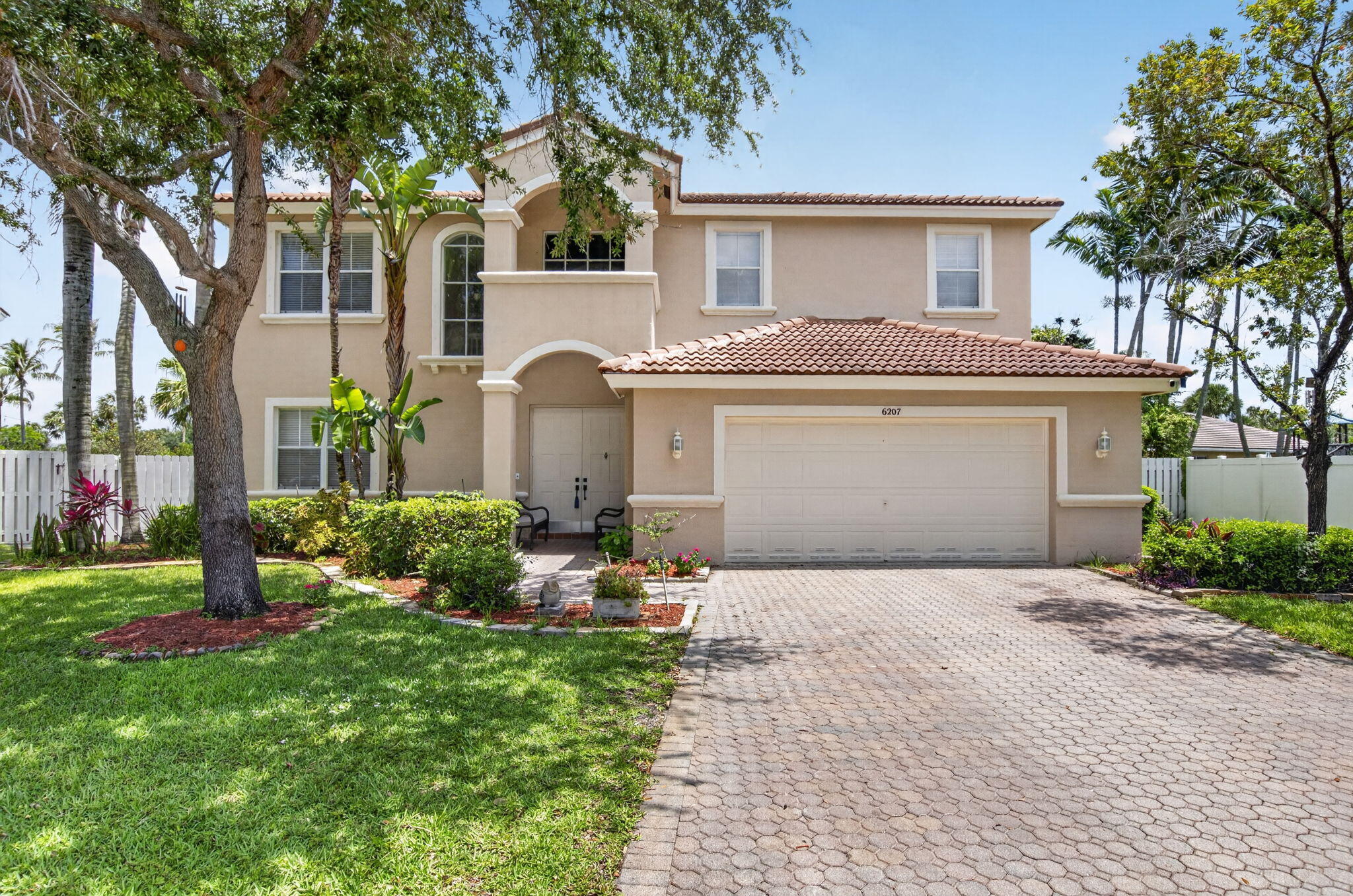 6207 Shadow Tree Lane — photo