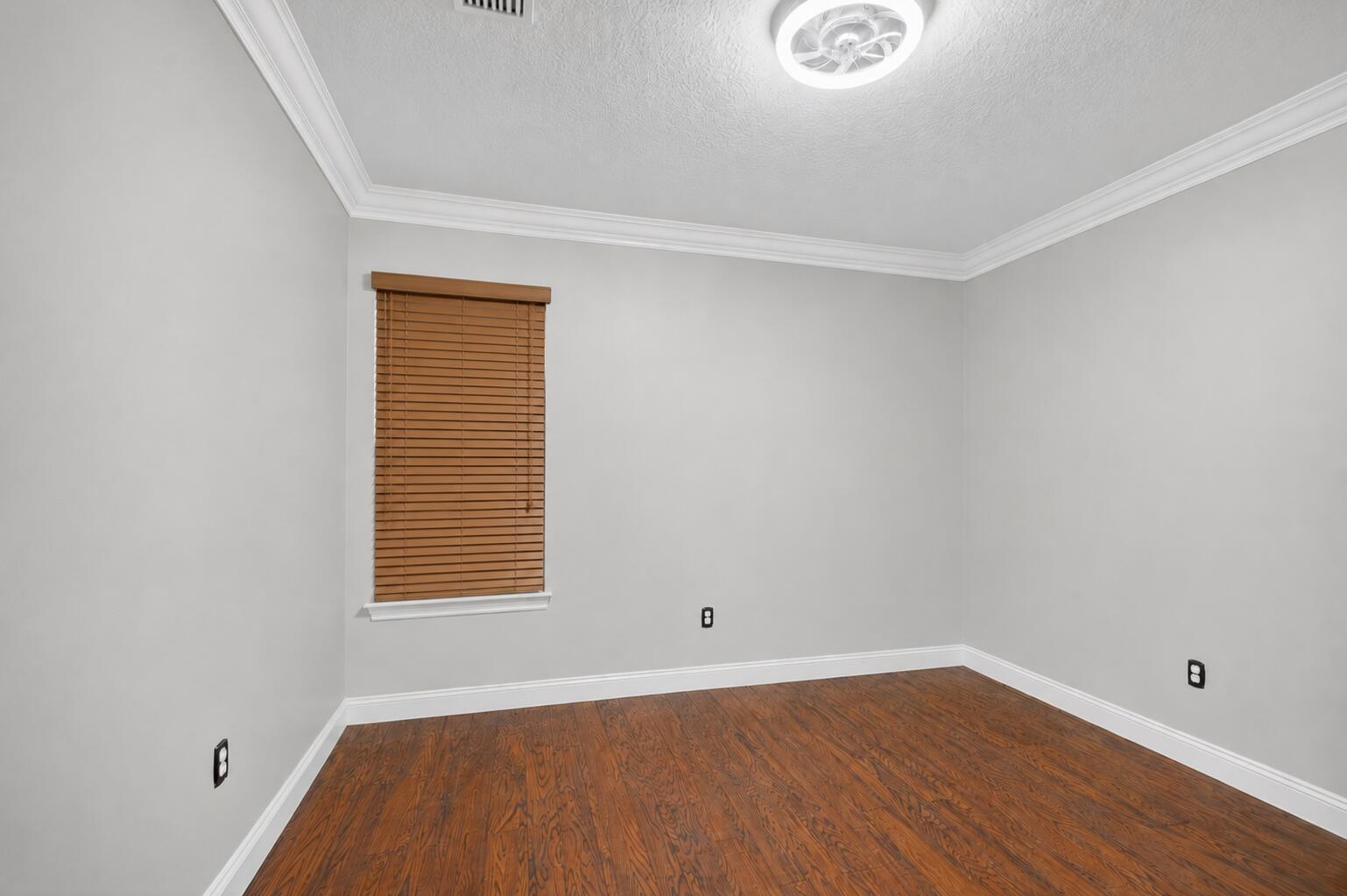 2214 Ridgewood Circle — photo