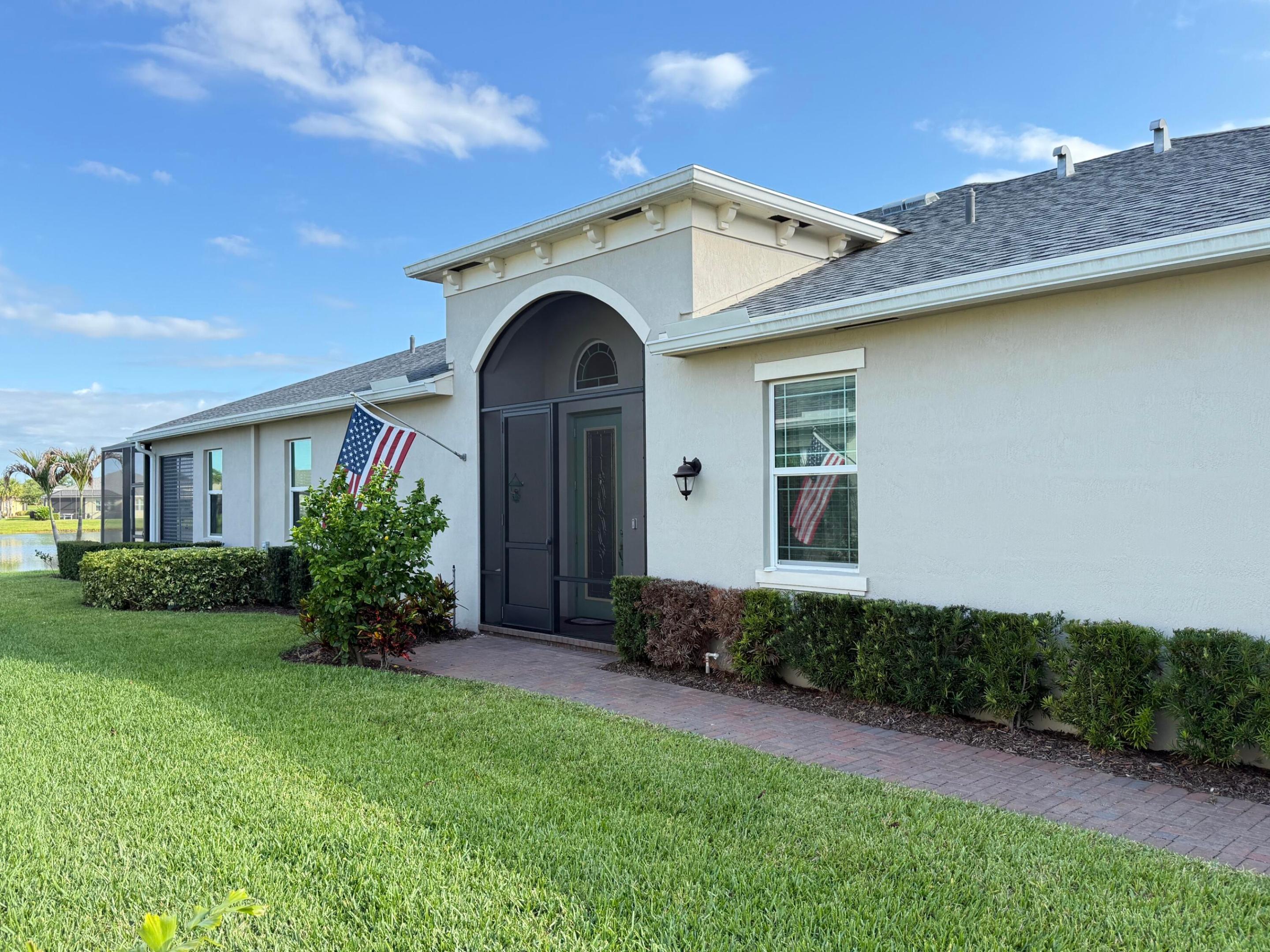 12845 SW Lake Fern Circle — photo