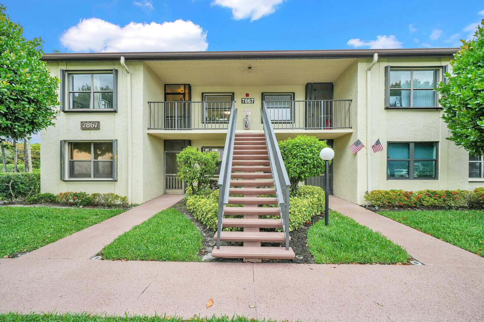 7867 Willow Spring Drive 821 — photo