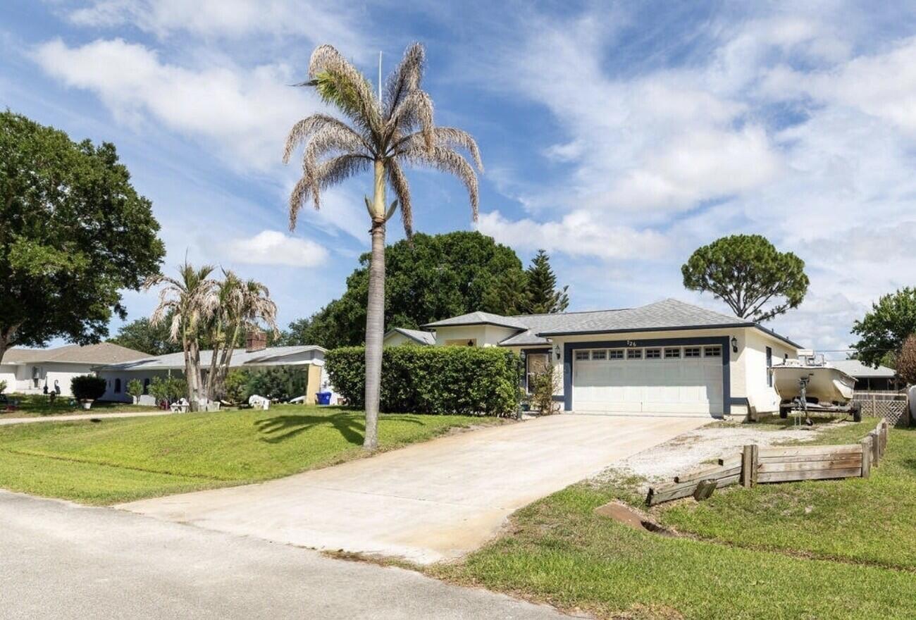 Home in Sebastian, FL 32958 — photo 2
