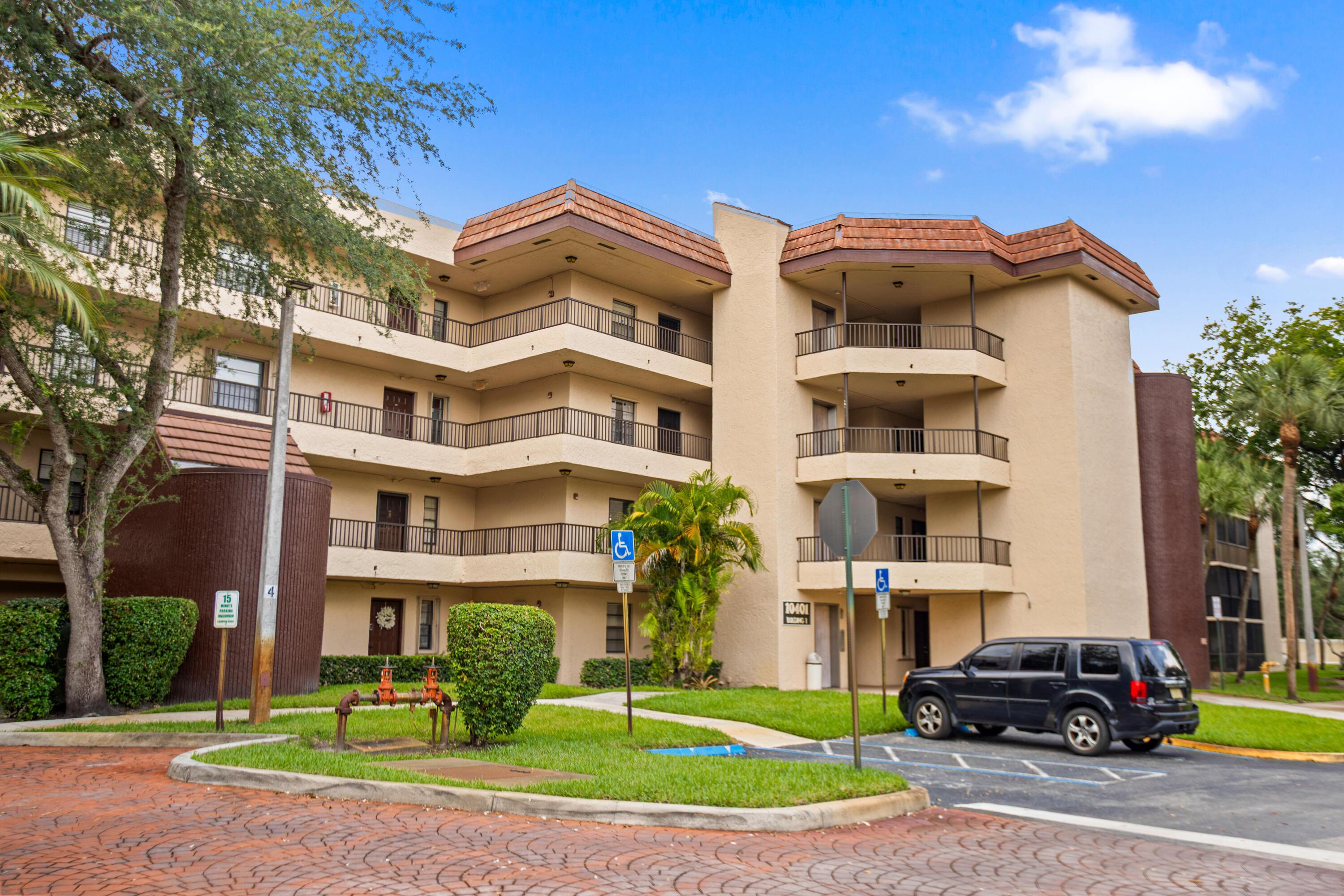 10401 W Broward Boulevard 209 — photo
