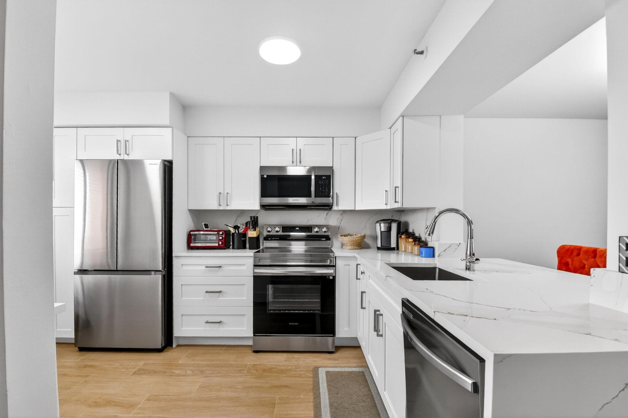 6866 Huntington Lane 602 — photo