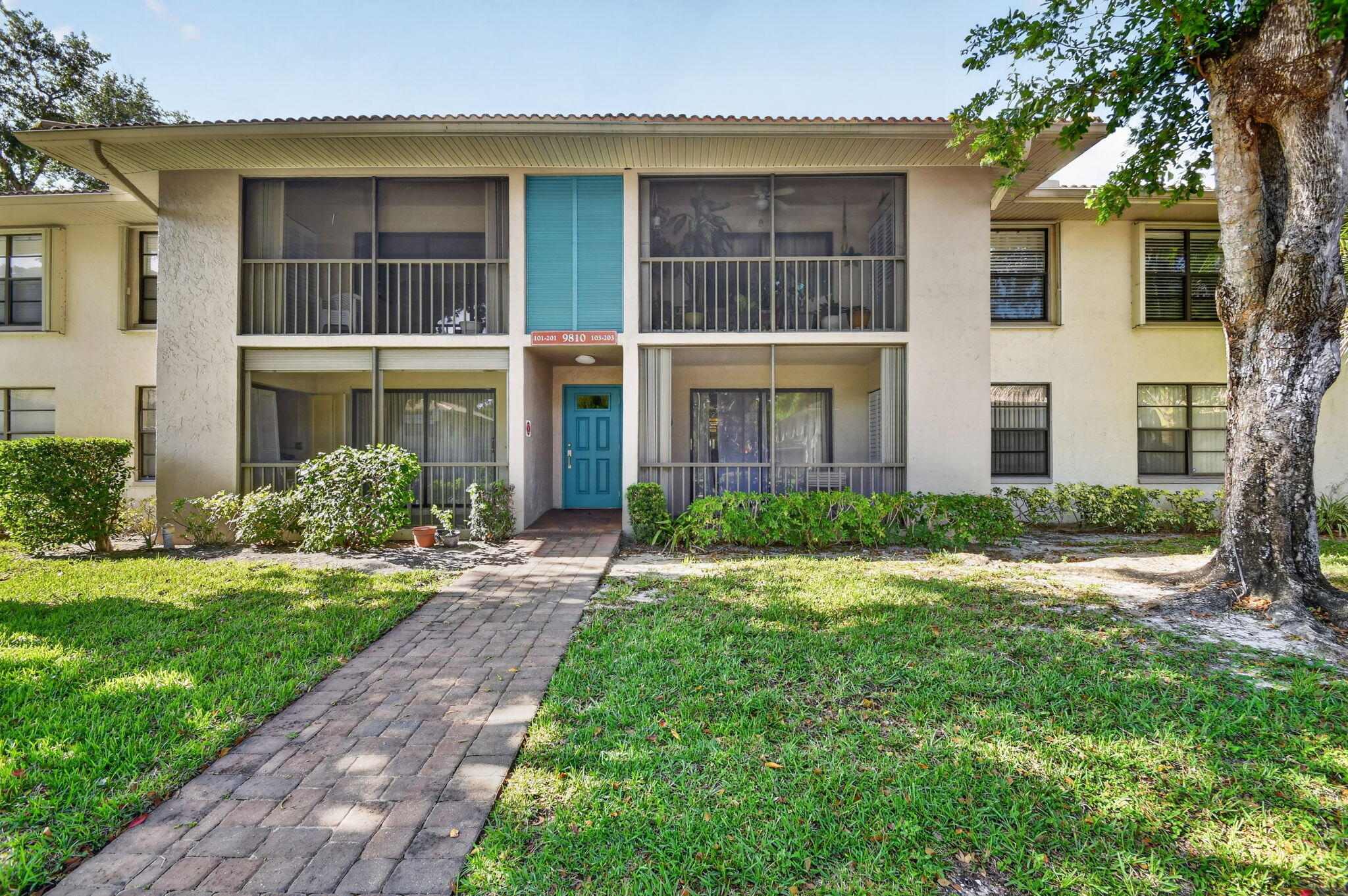 9810 Pineapple Tree, Drive 103 — photo