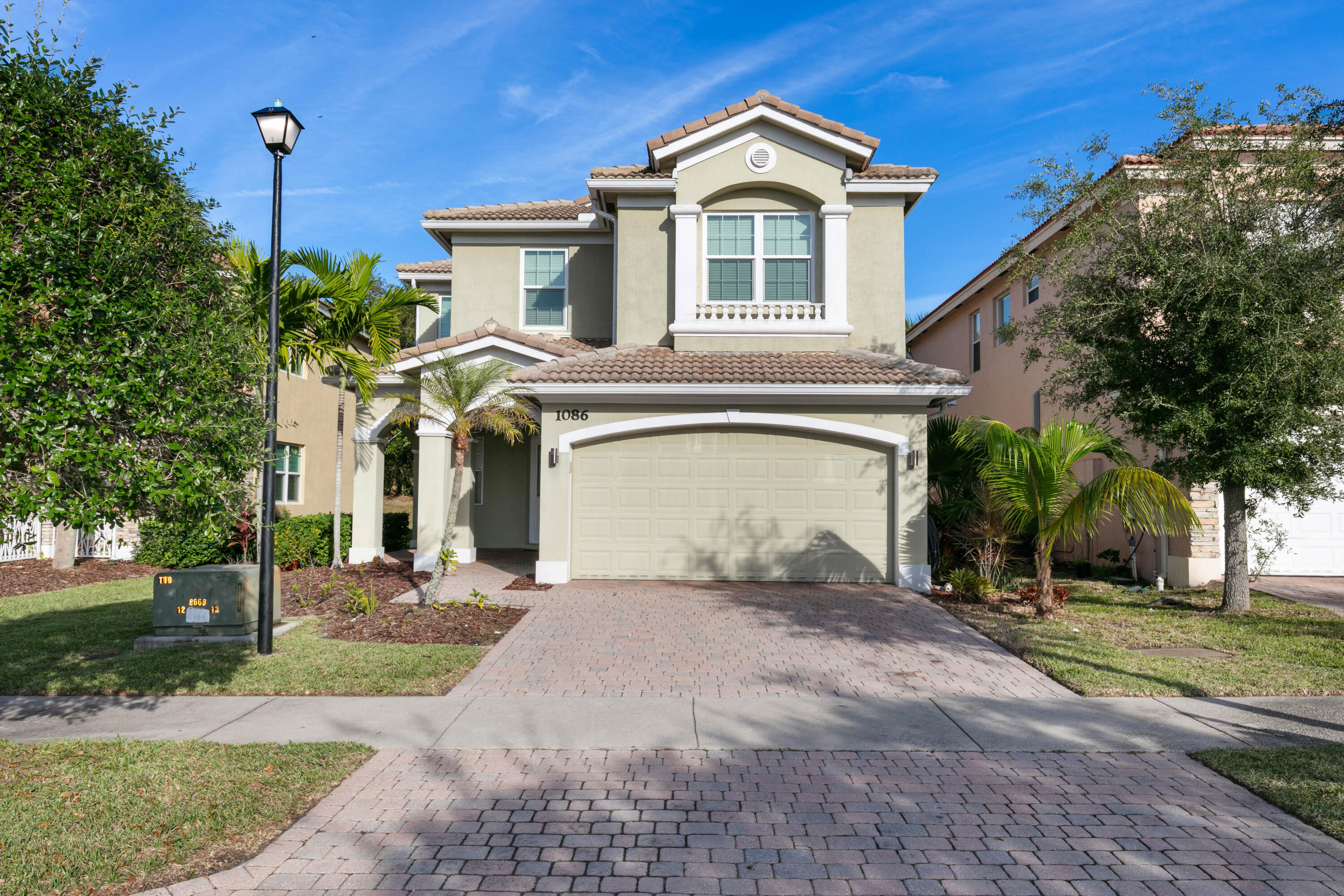 1086 NW Leonardo Circle — photo