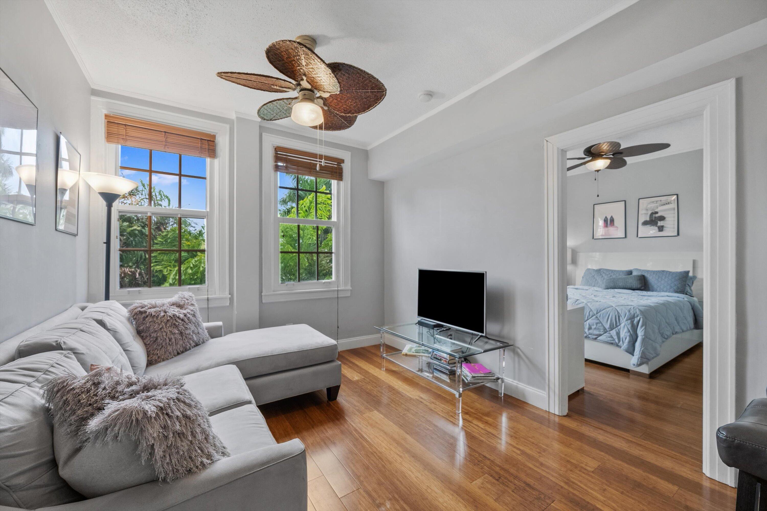 235 Sunrise Avenue 3232 — photo