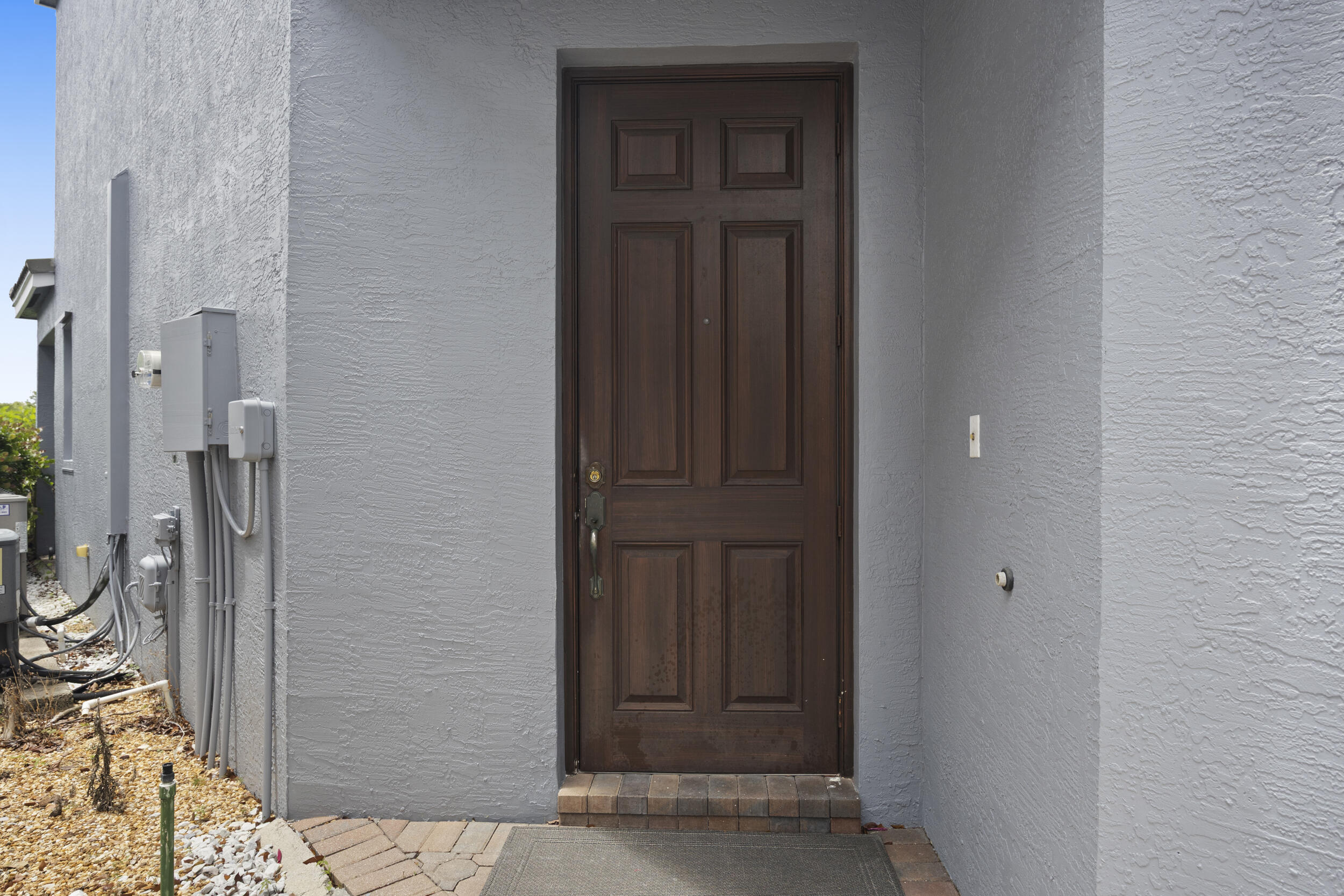 9049 Dupont Place — photo