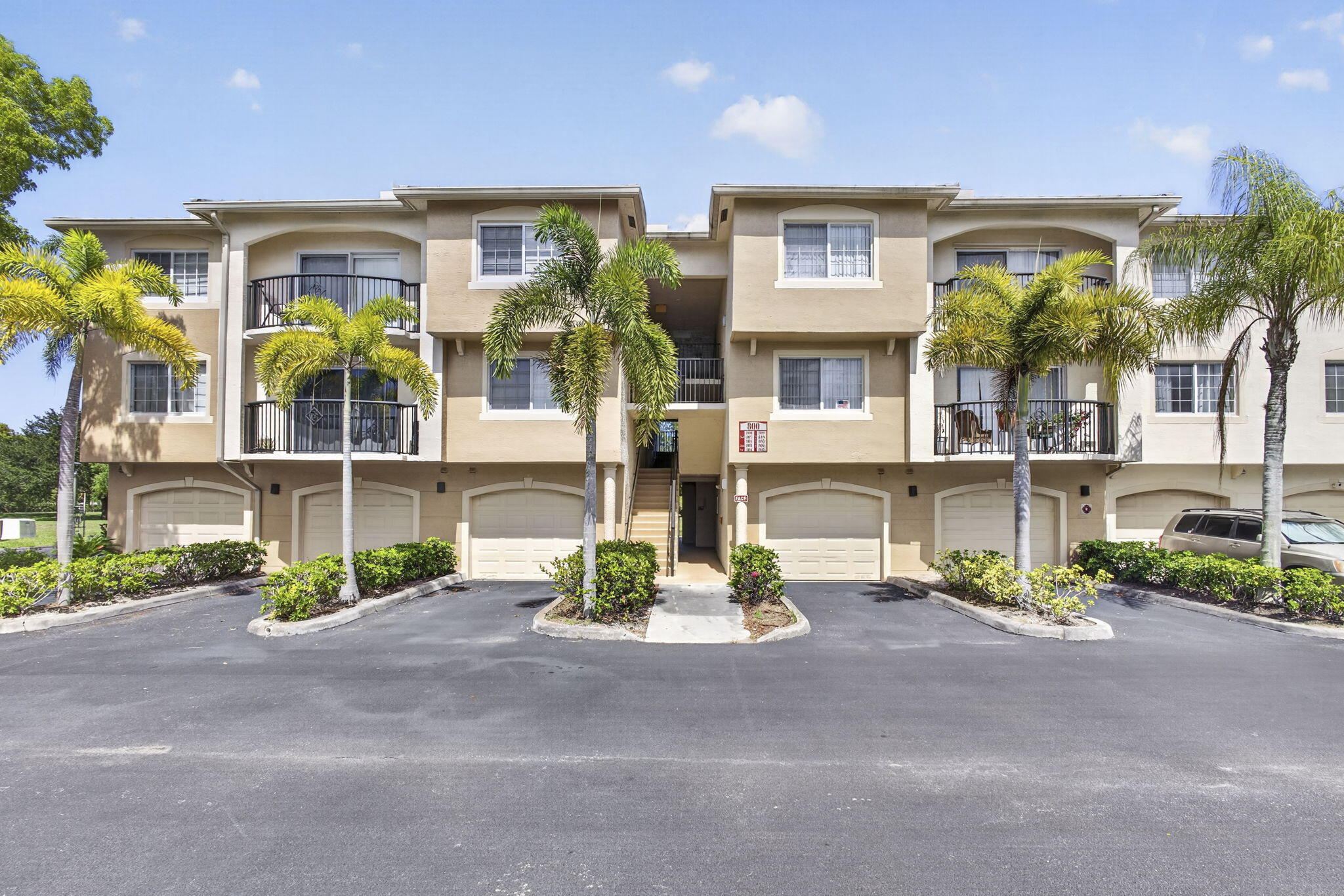 800 S Crestwood Ct Court S 809 — photo