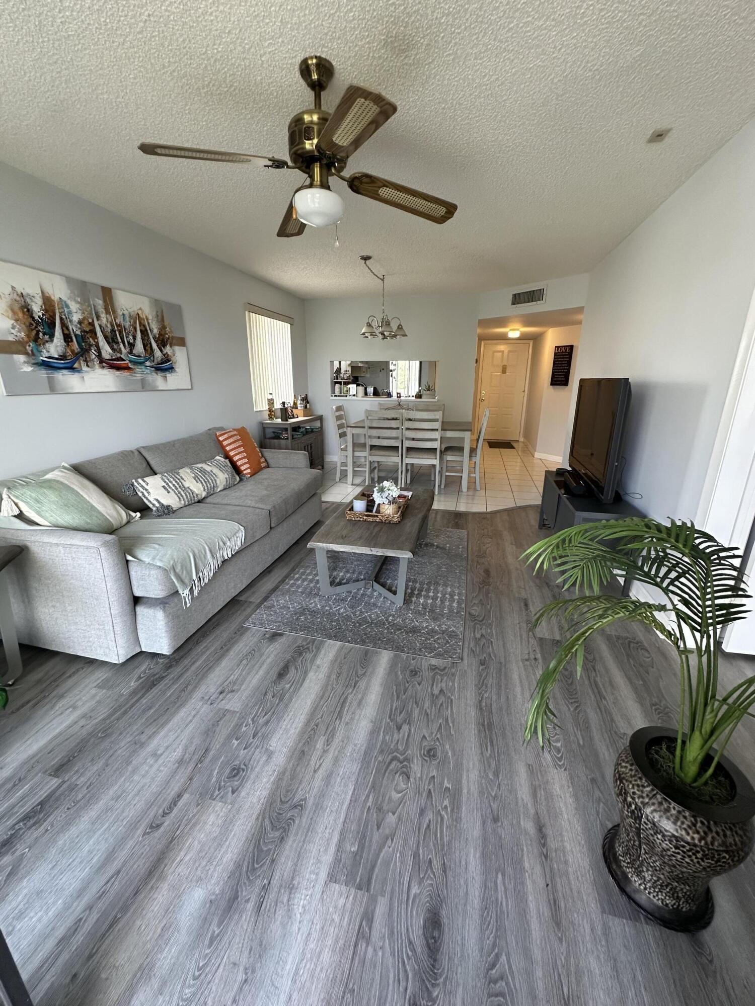 3138 Via Poinciana 317 — photo