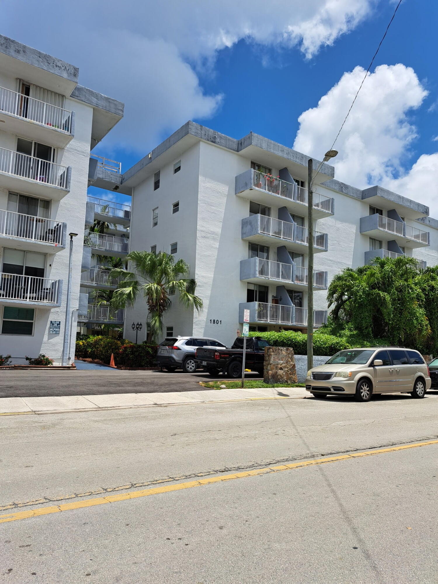 1801 S Treasure Drive — photo