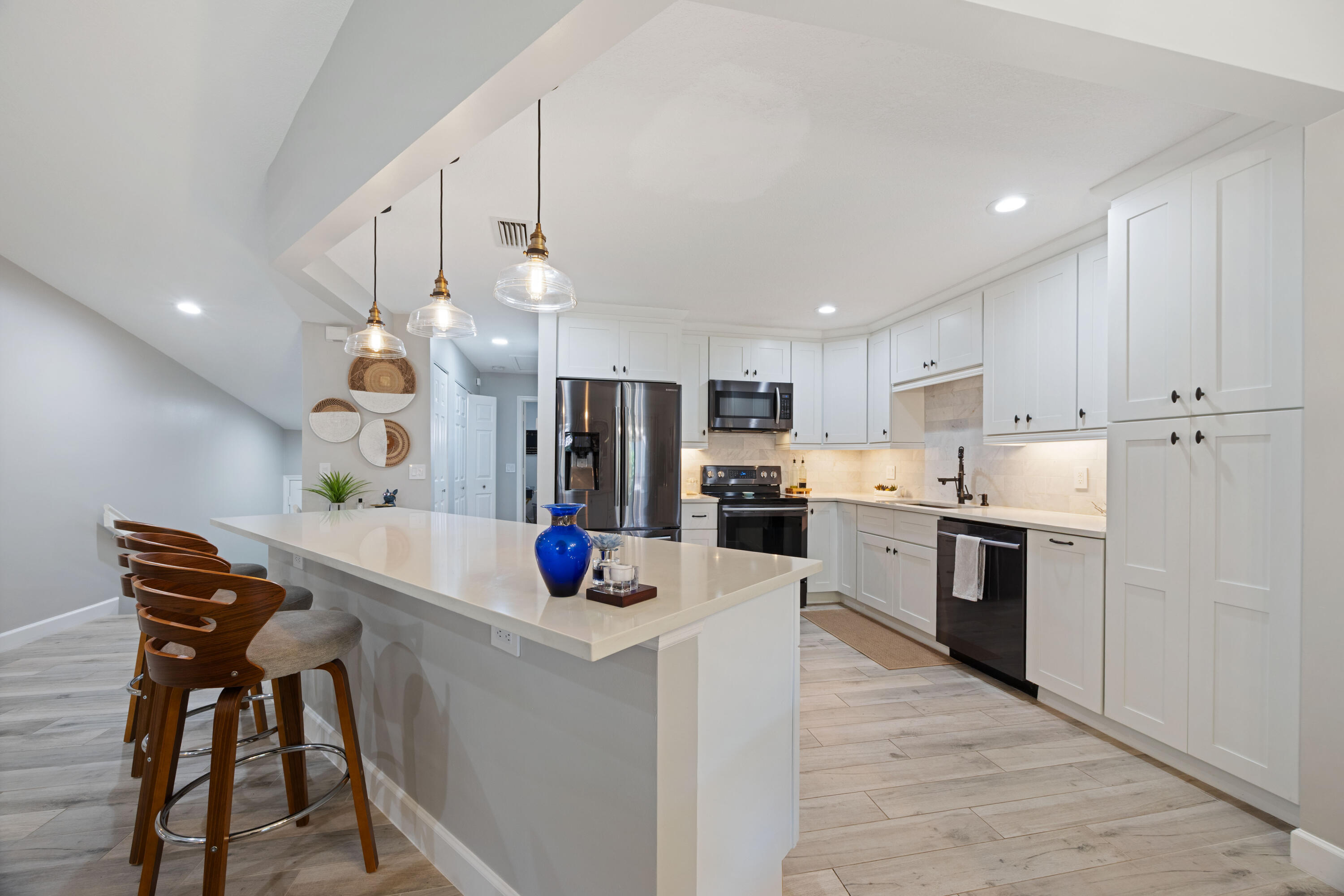 5710 Coach House Circle F — photo