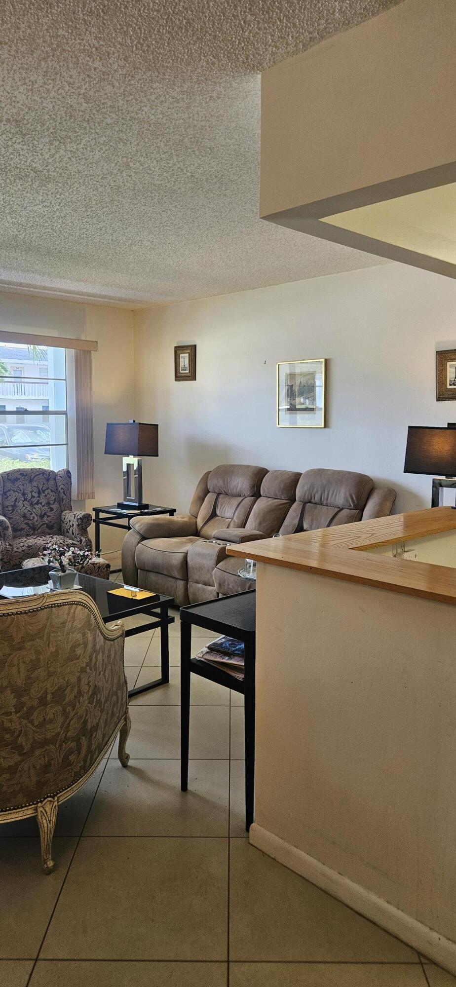27 Newport B — photo