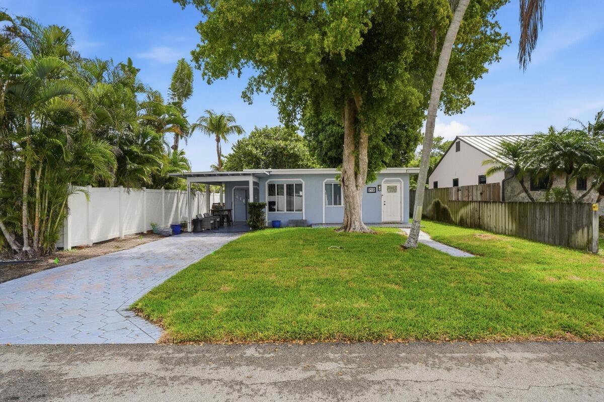 712 NE 10th Avenue — photo