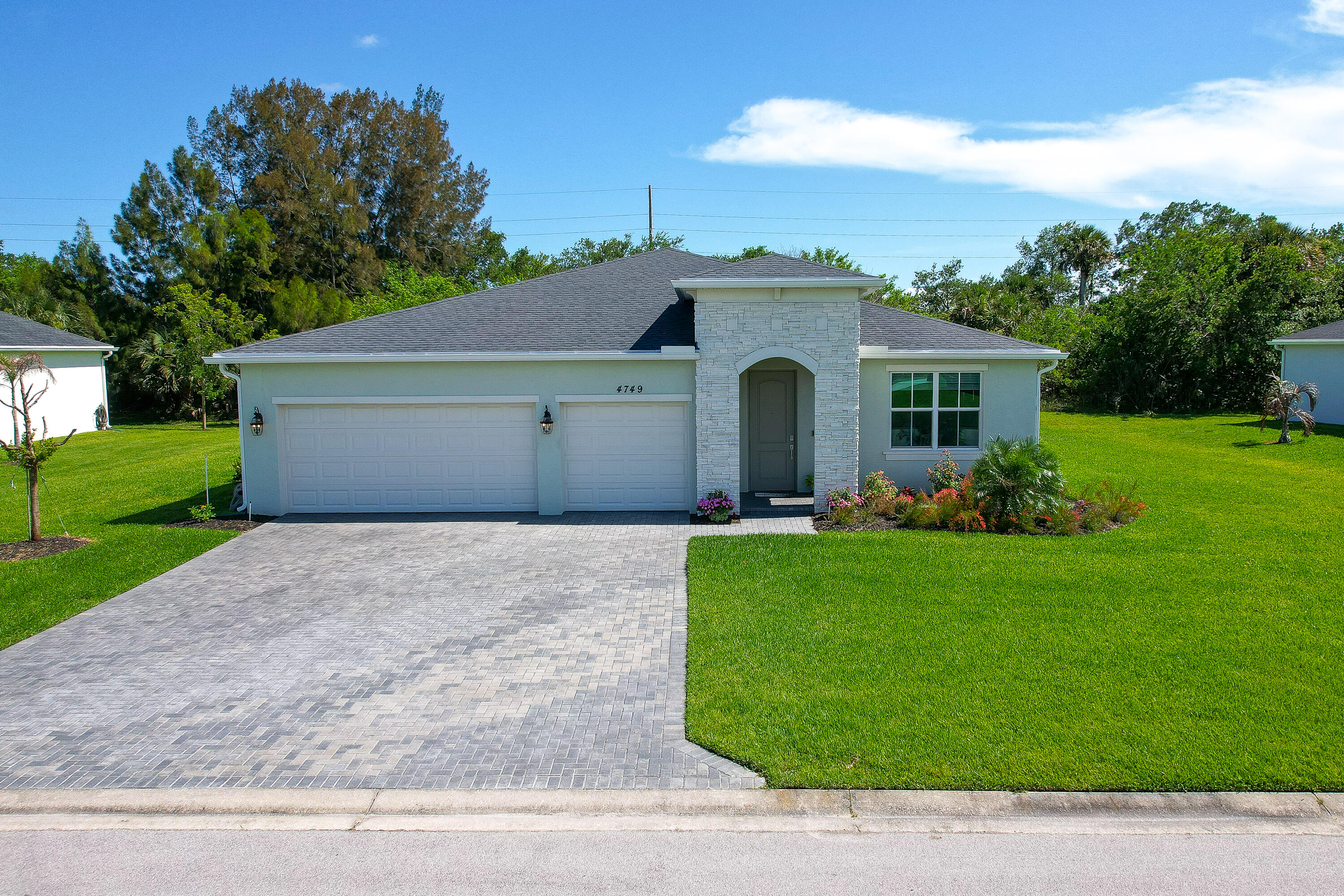 4749 Wellington Way SW — photo