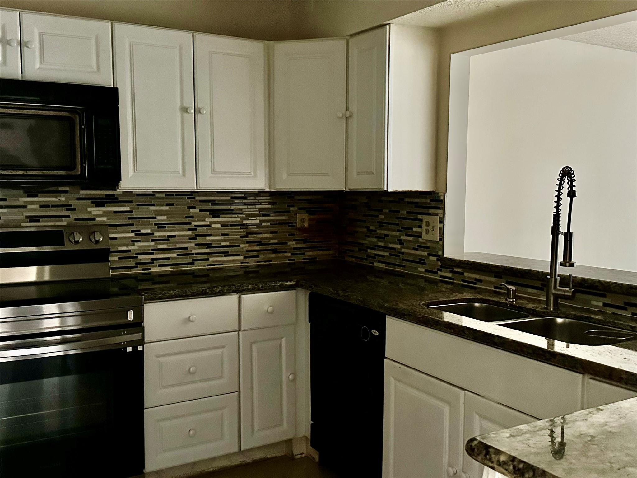 22415 SW 61st Way 202 — photo