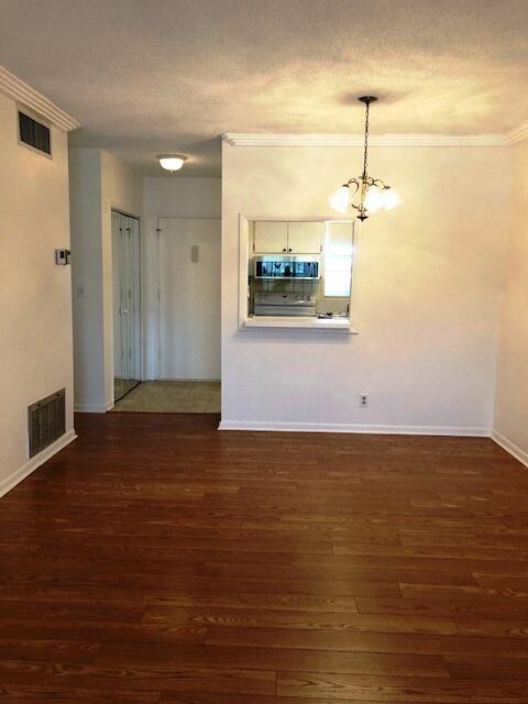 1115 Lake Terrace 210 — photo