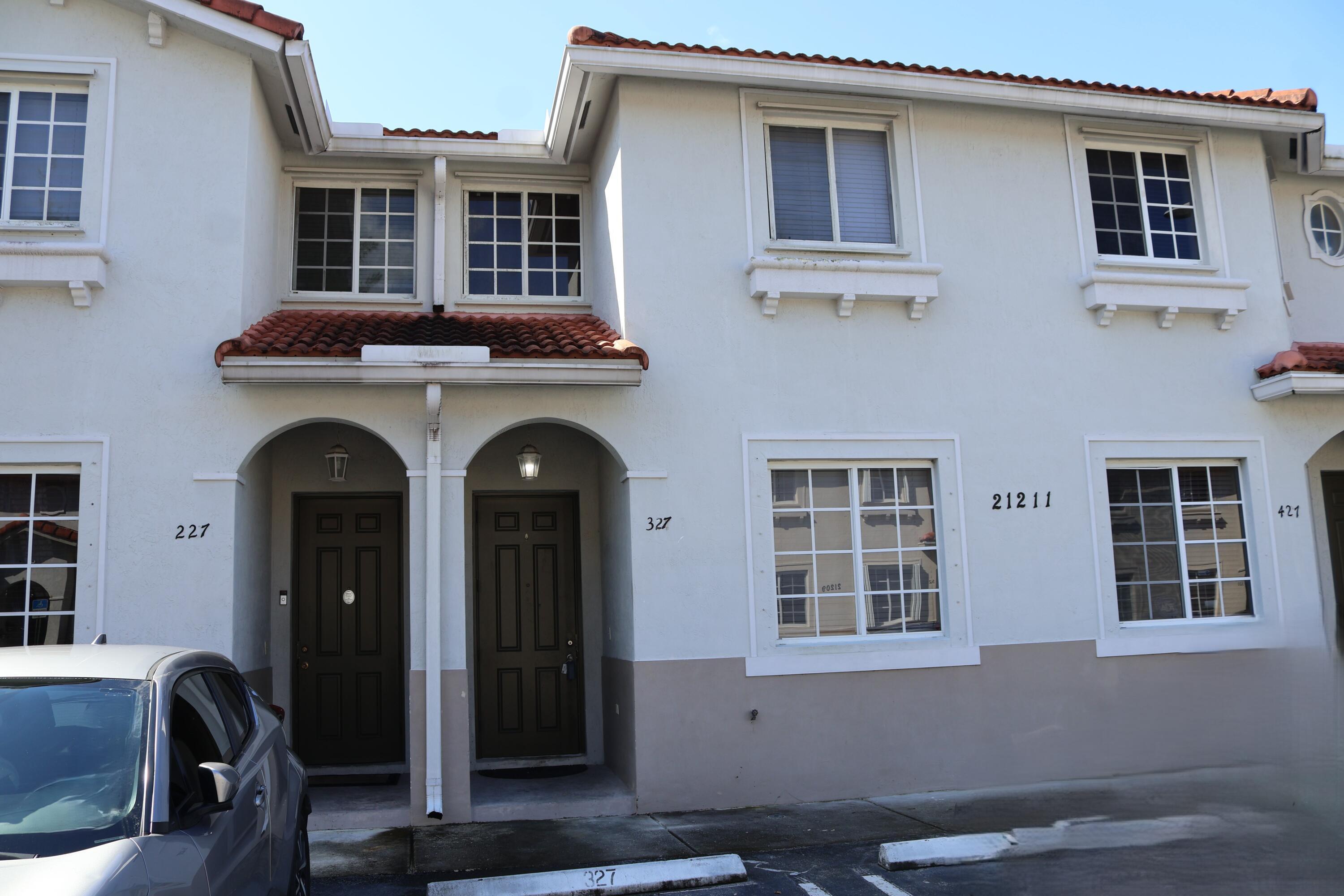 21211 NW 14th Place 3-27 — photo