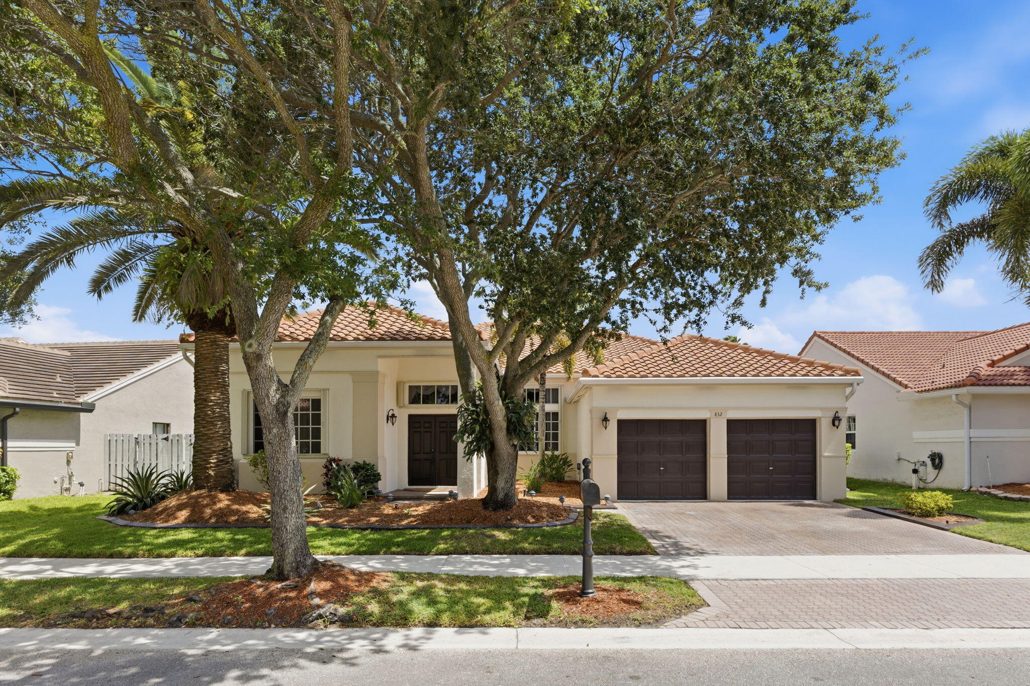 832 Heritage Drive — photo