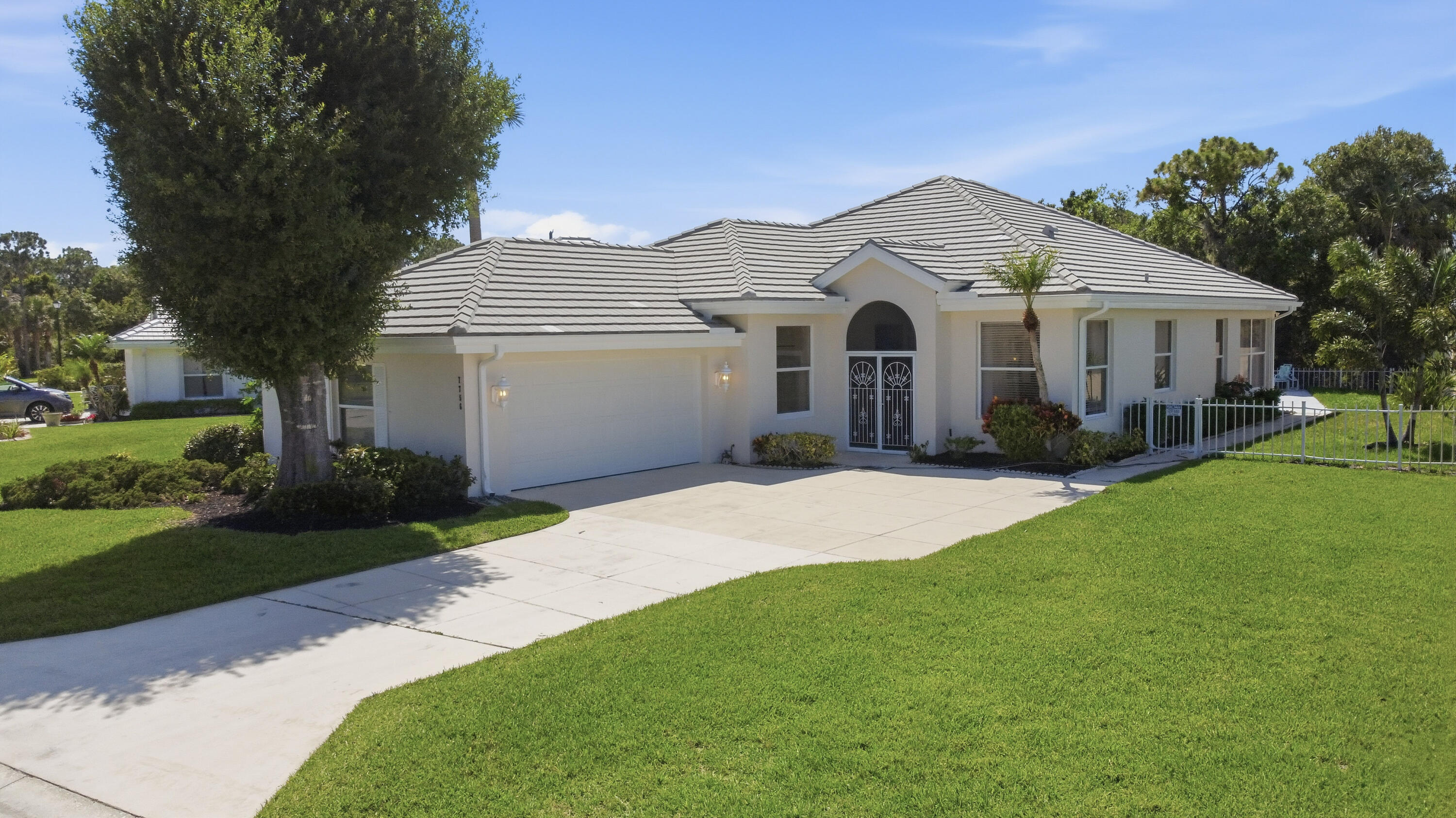 7756 SE Bay Cedar Circle — photo