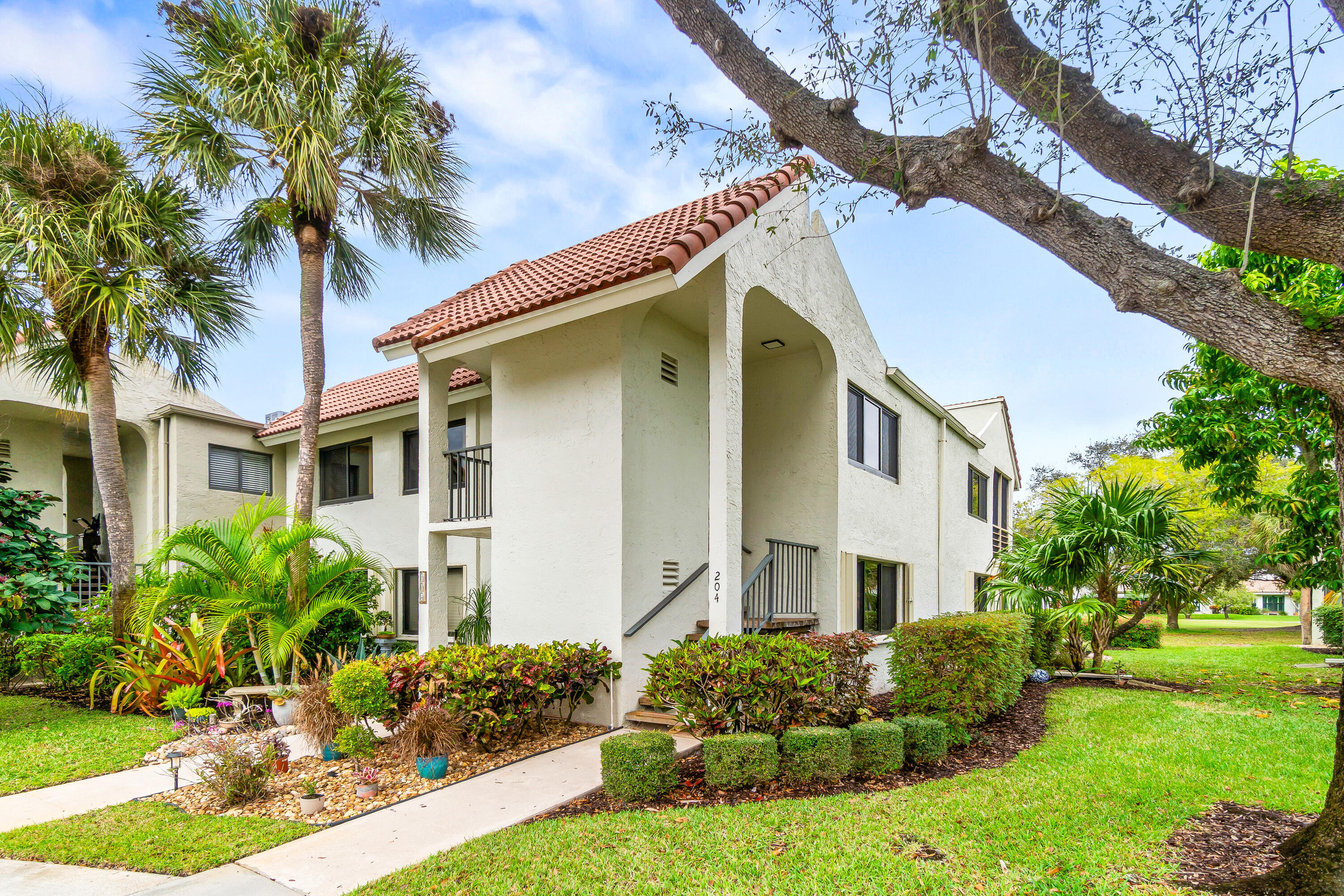5687 Fairway Park Drive — photo