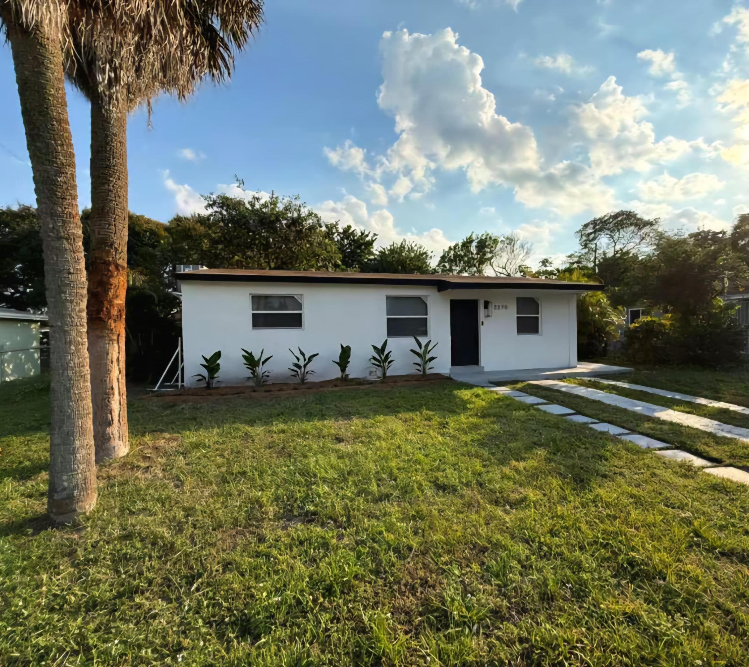 3370 NW 9th Street — photo