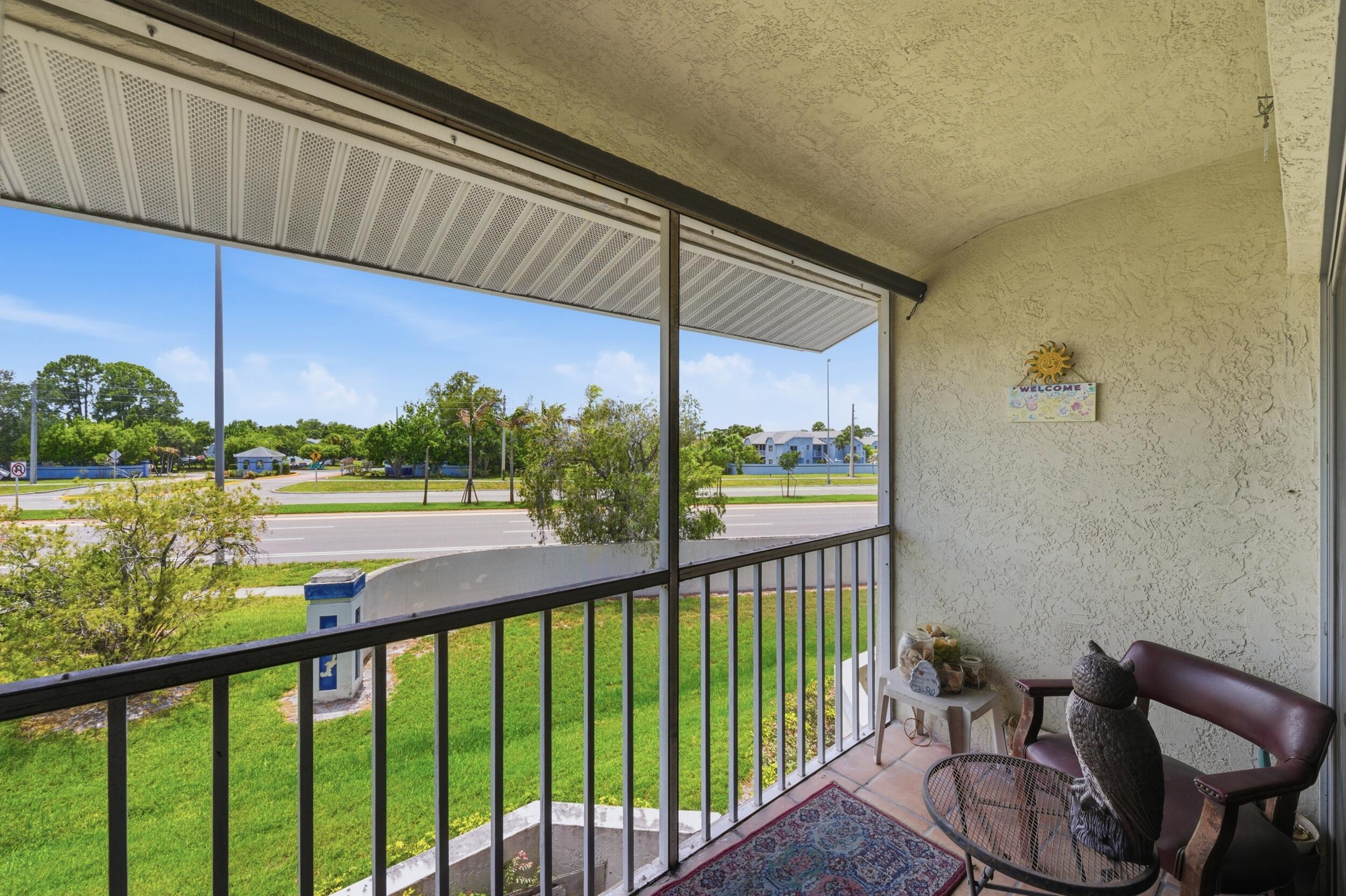 1530 SE Royal Green Circle Unit 204 — photo