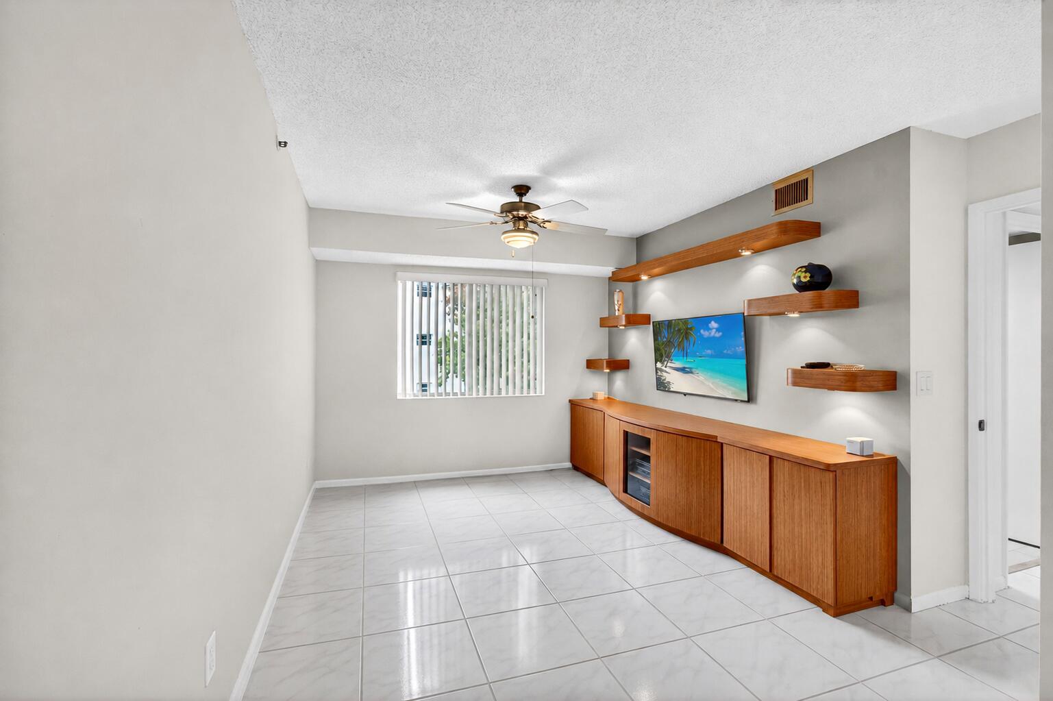 14111 Royal Vista Drive 310 — photo