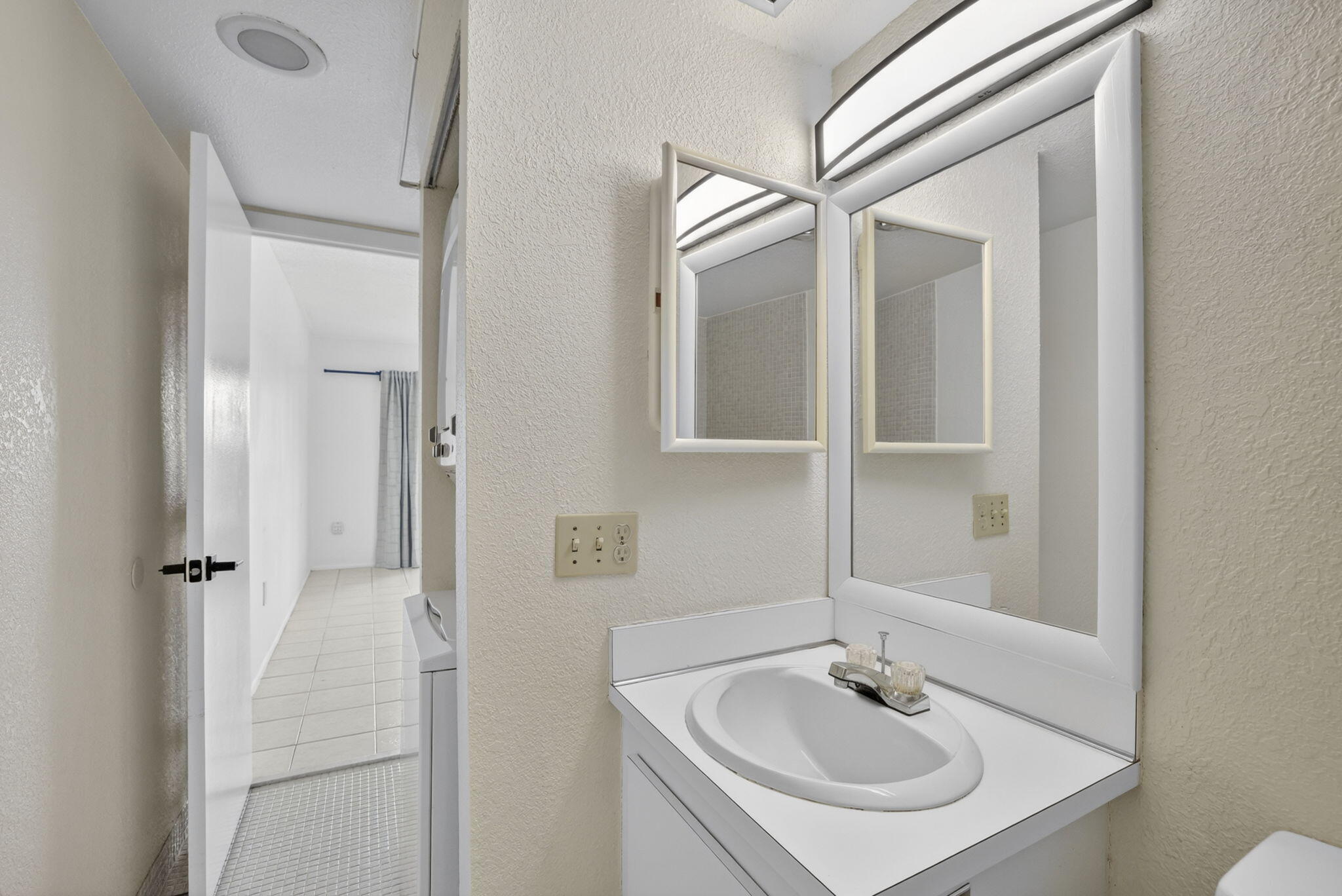 4174 Inverrary Drive 513 — photo