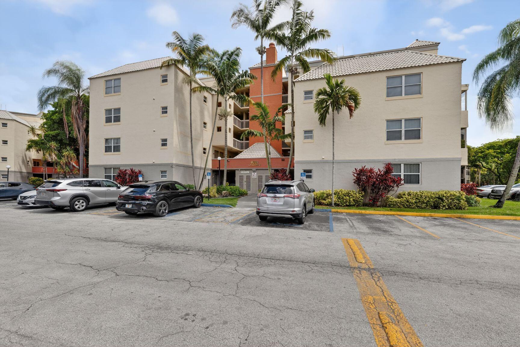 8353 Lake Drive 204 — photo