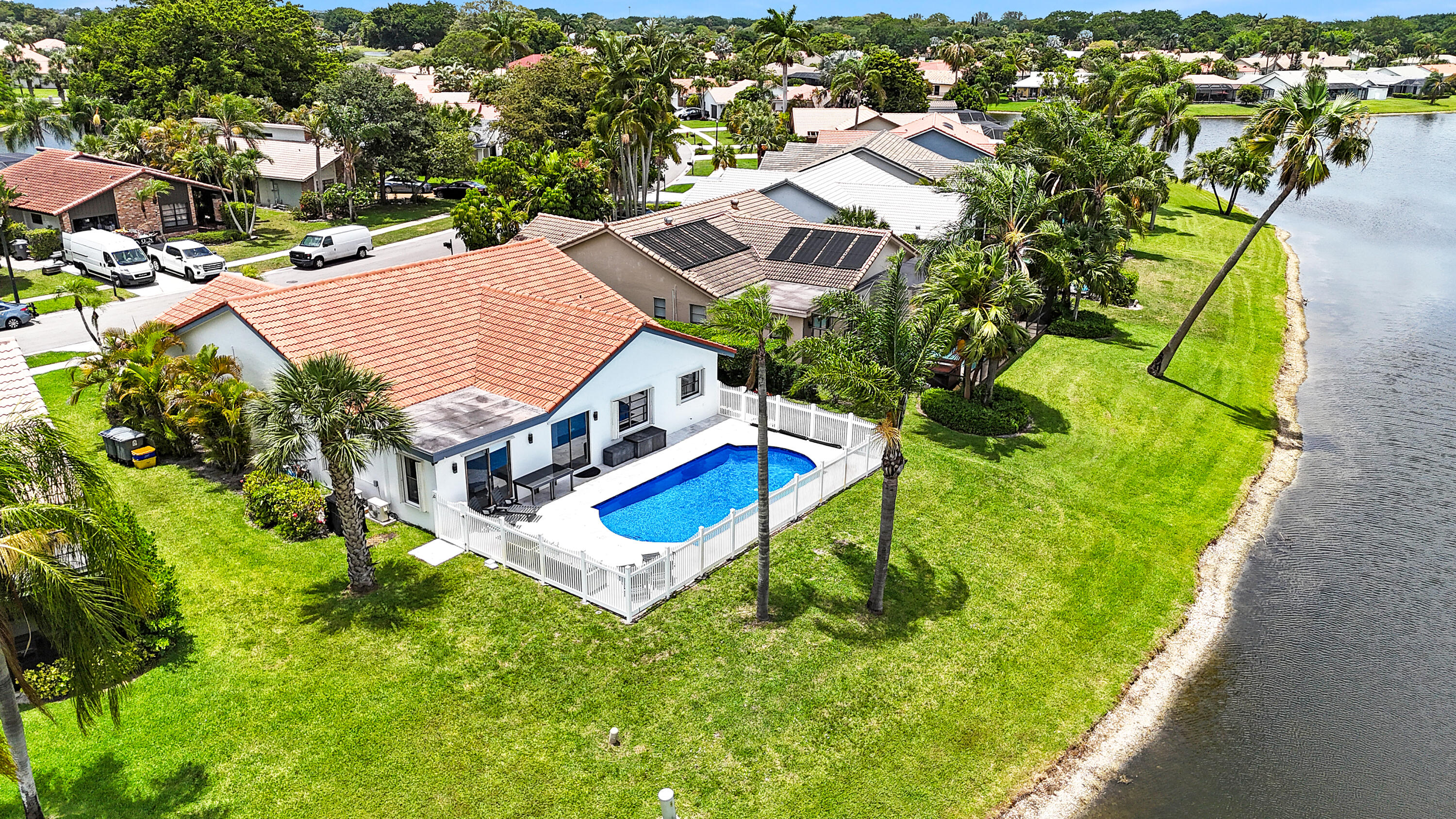 10131 Camelback Lane — photo
