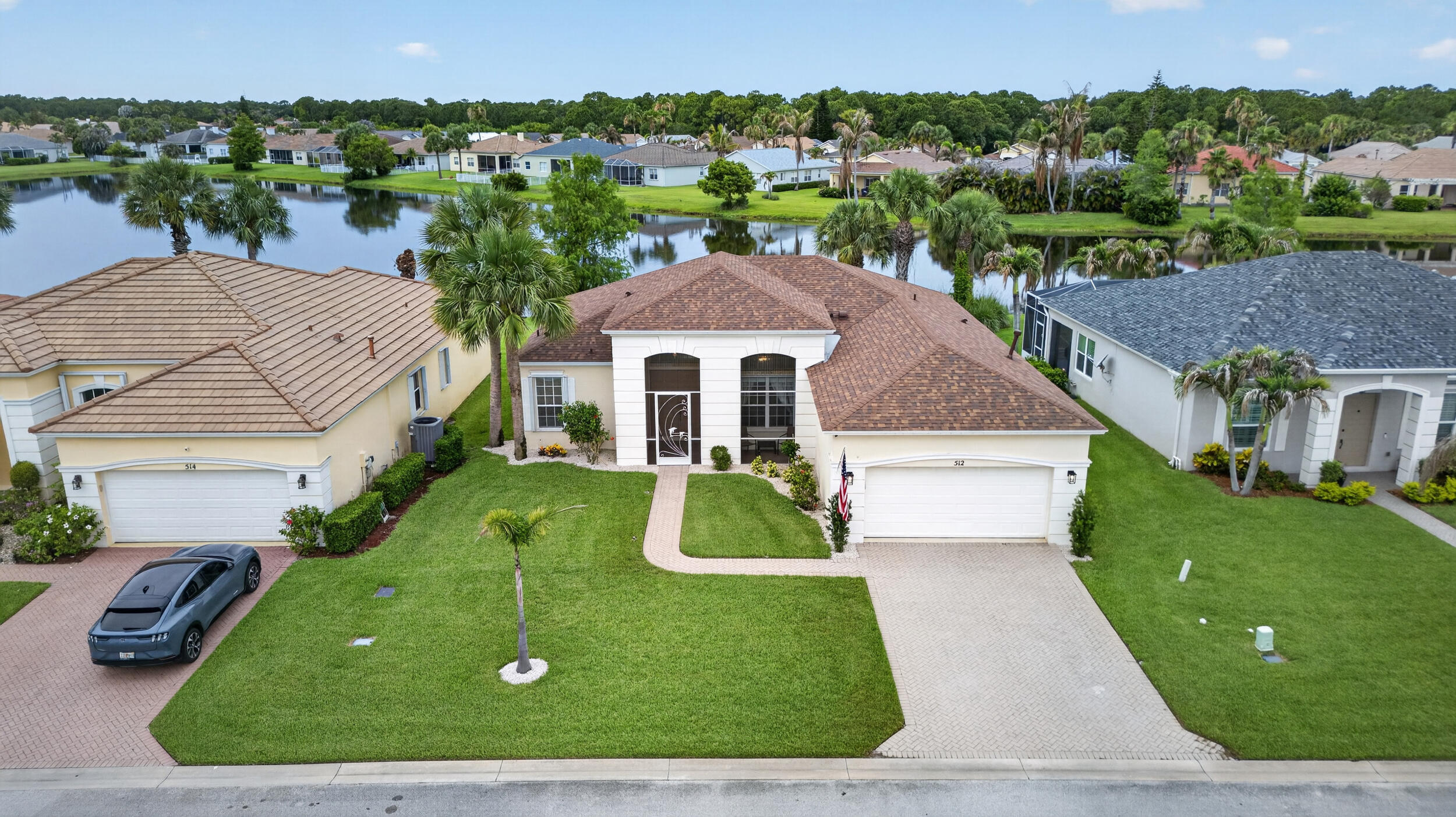 512 SW Lake Manatee Way — photo