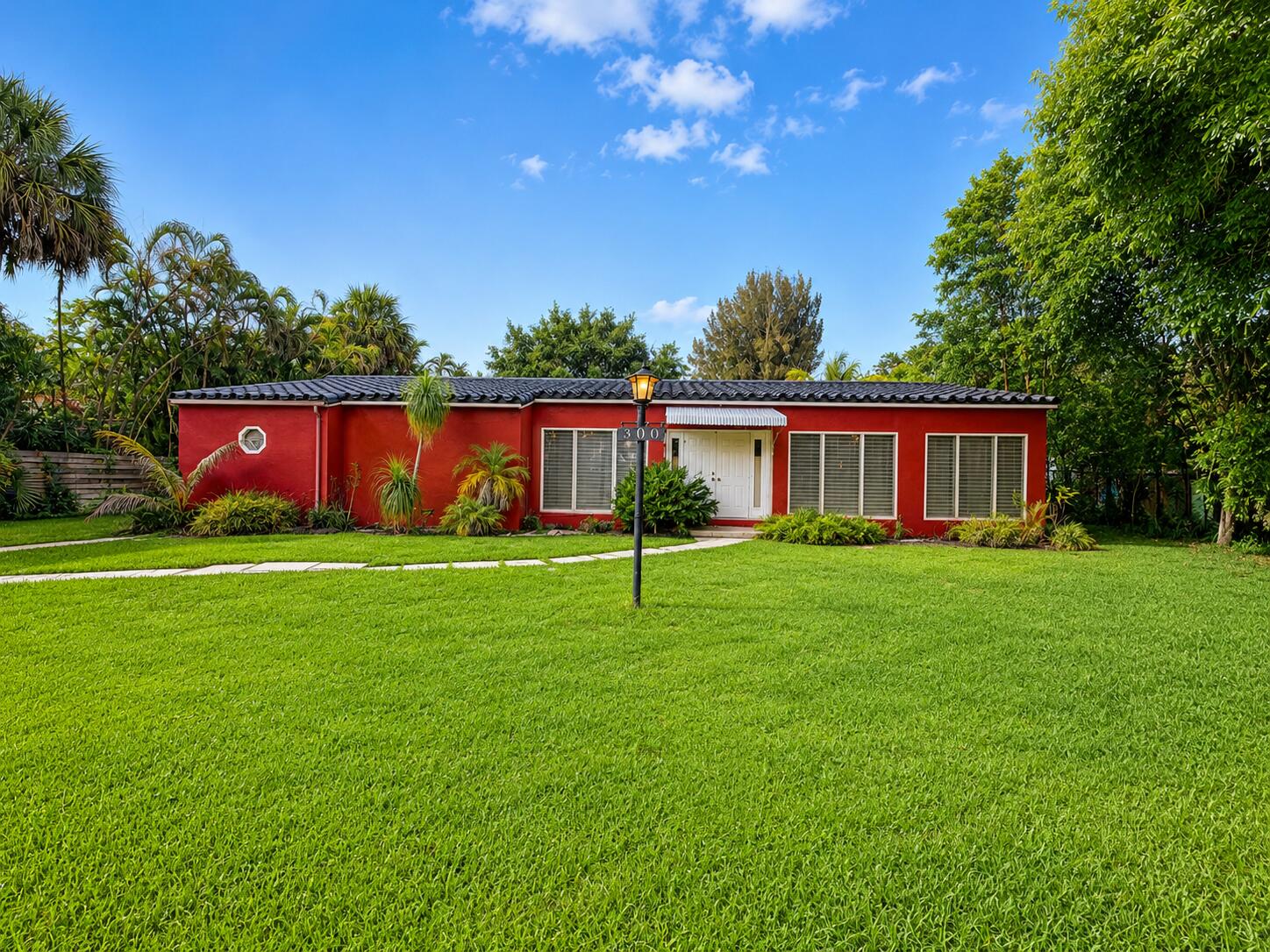 300 Bayberry Drive — photo