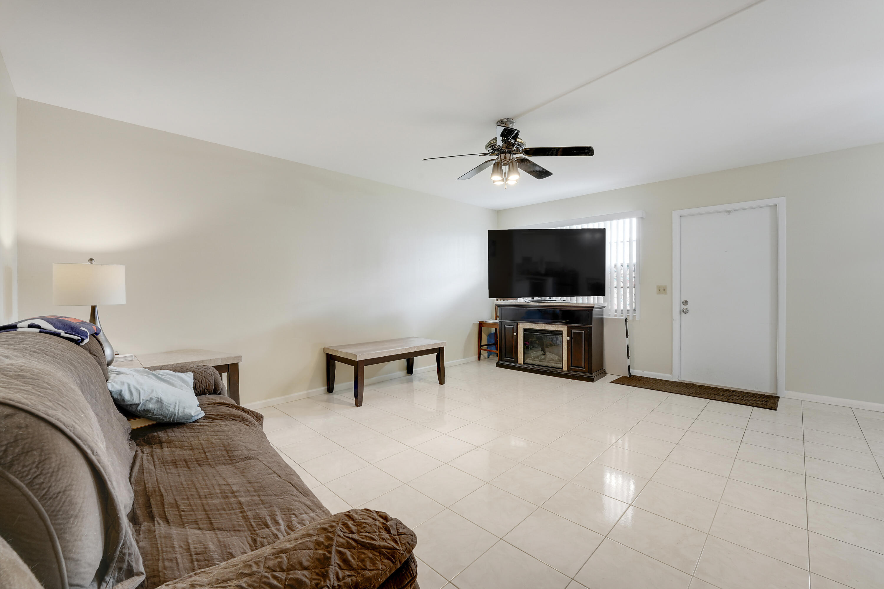 1011 Exeter, Boca Raton, FL 33434 — photo 2