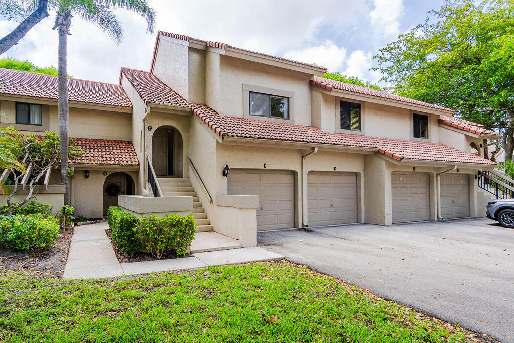 5710 Coach House Circle G — photo