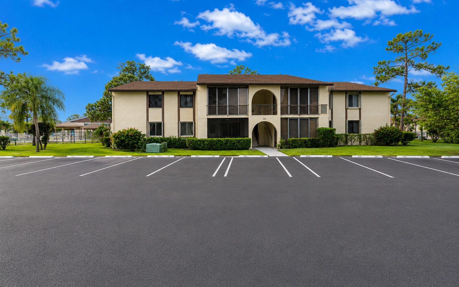 303 Knotty Pine Circle a-1 — photo