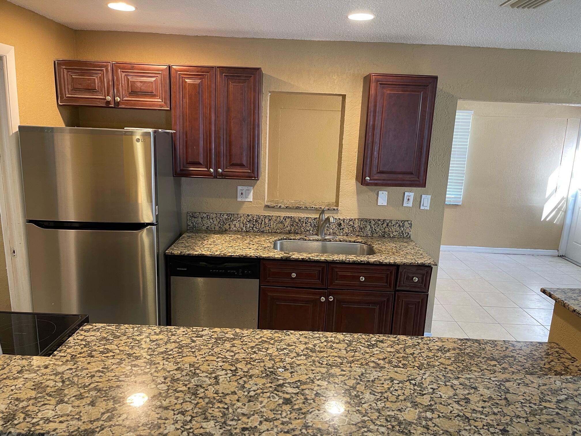 1650 W 12th Court — photo