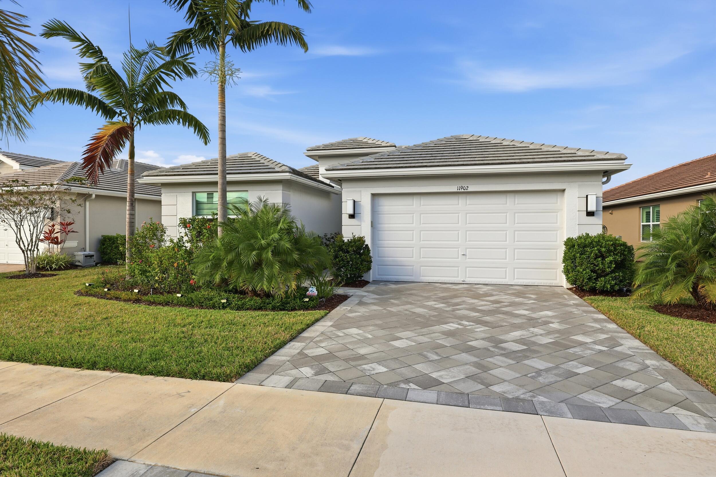 11902 SW Coral Cove Parkway — photo