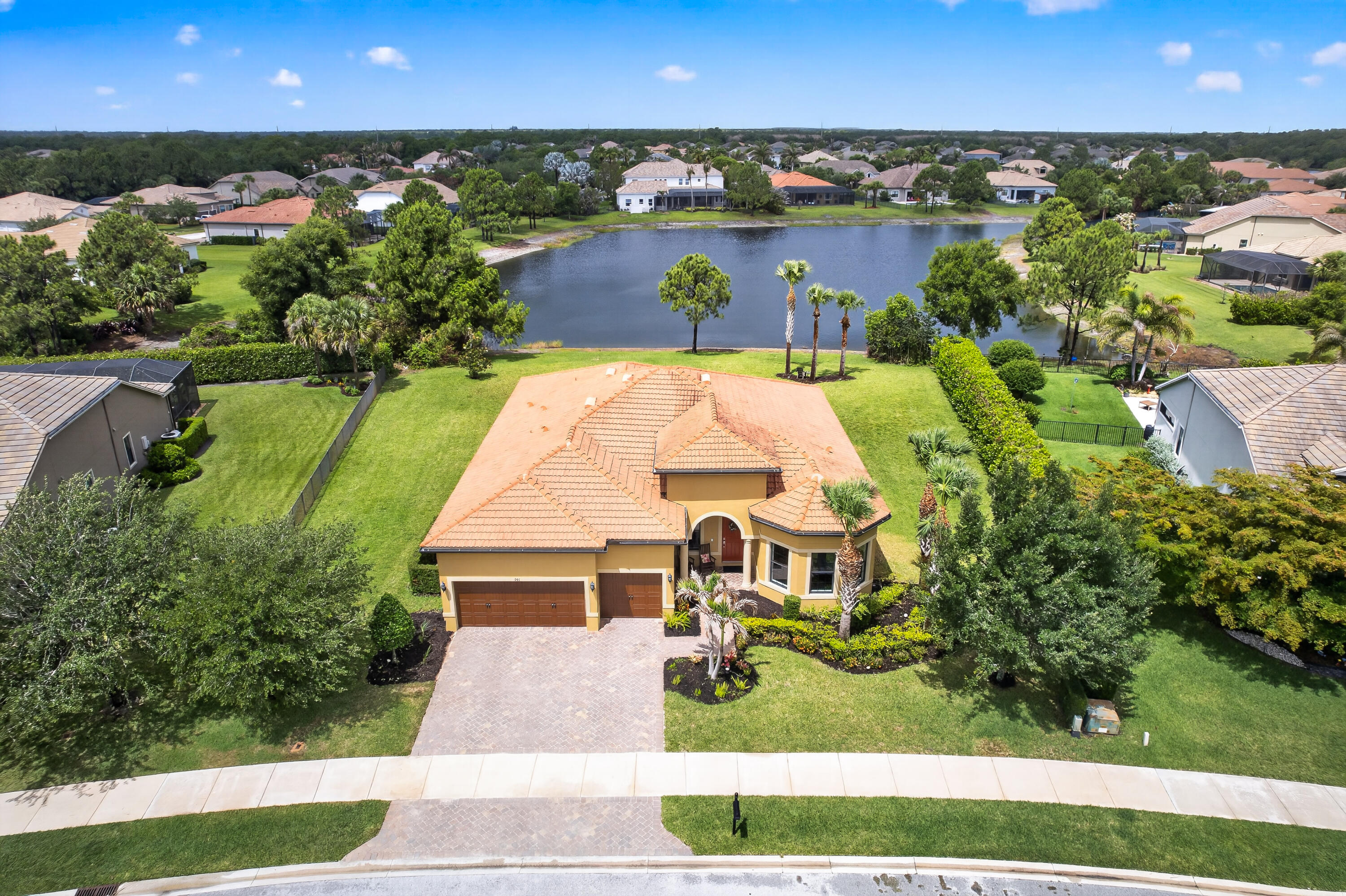 941 SW Sea Green Street — photo