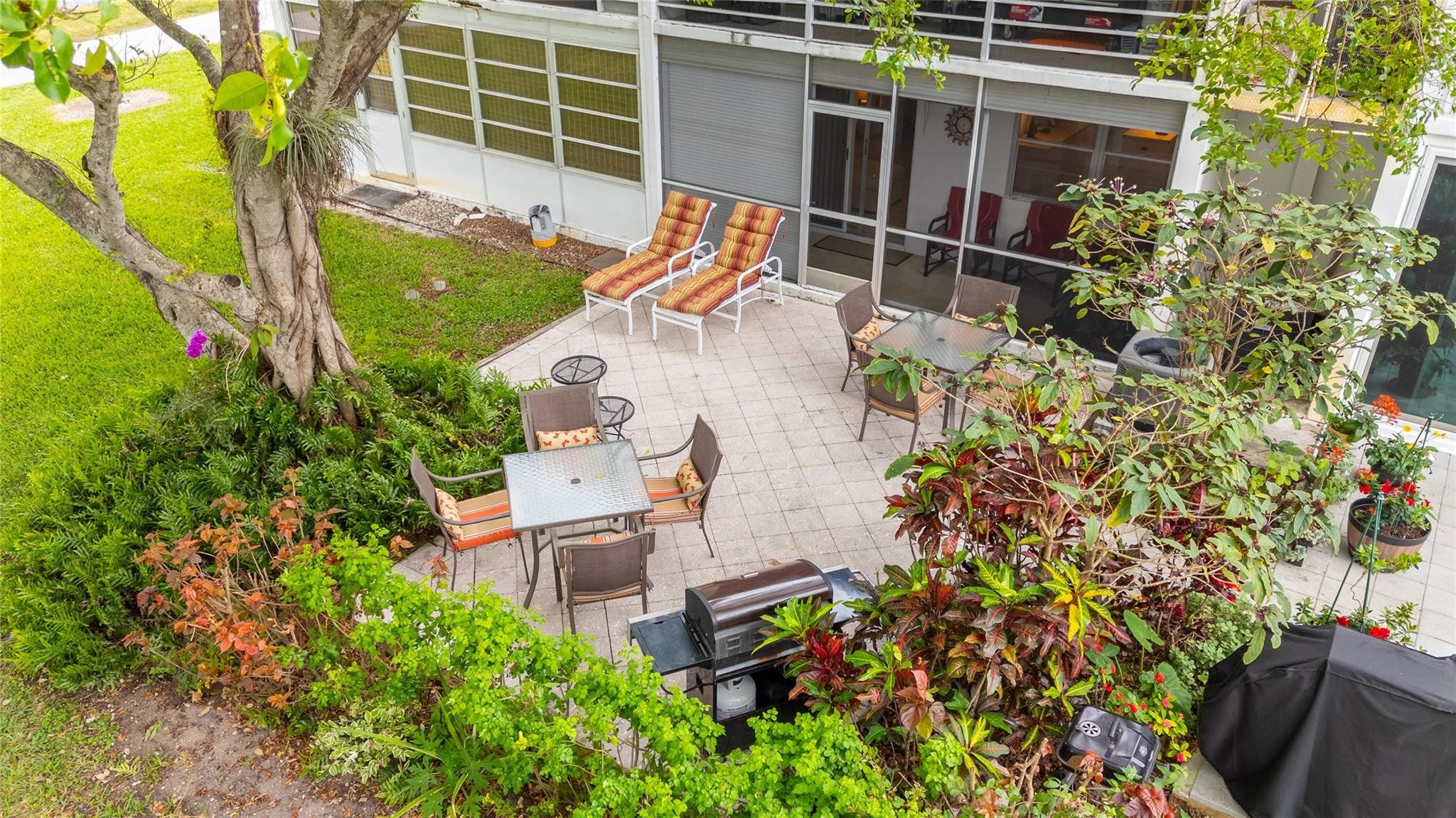 210 Oakridge N 210 — photo