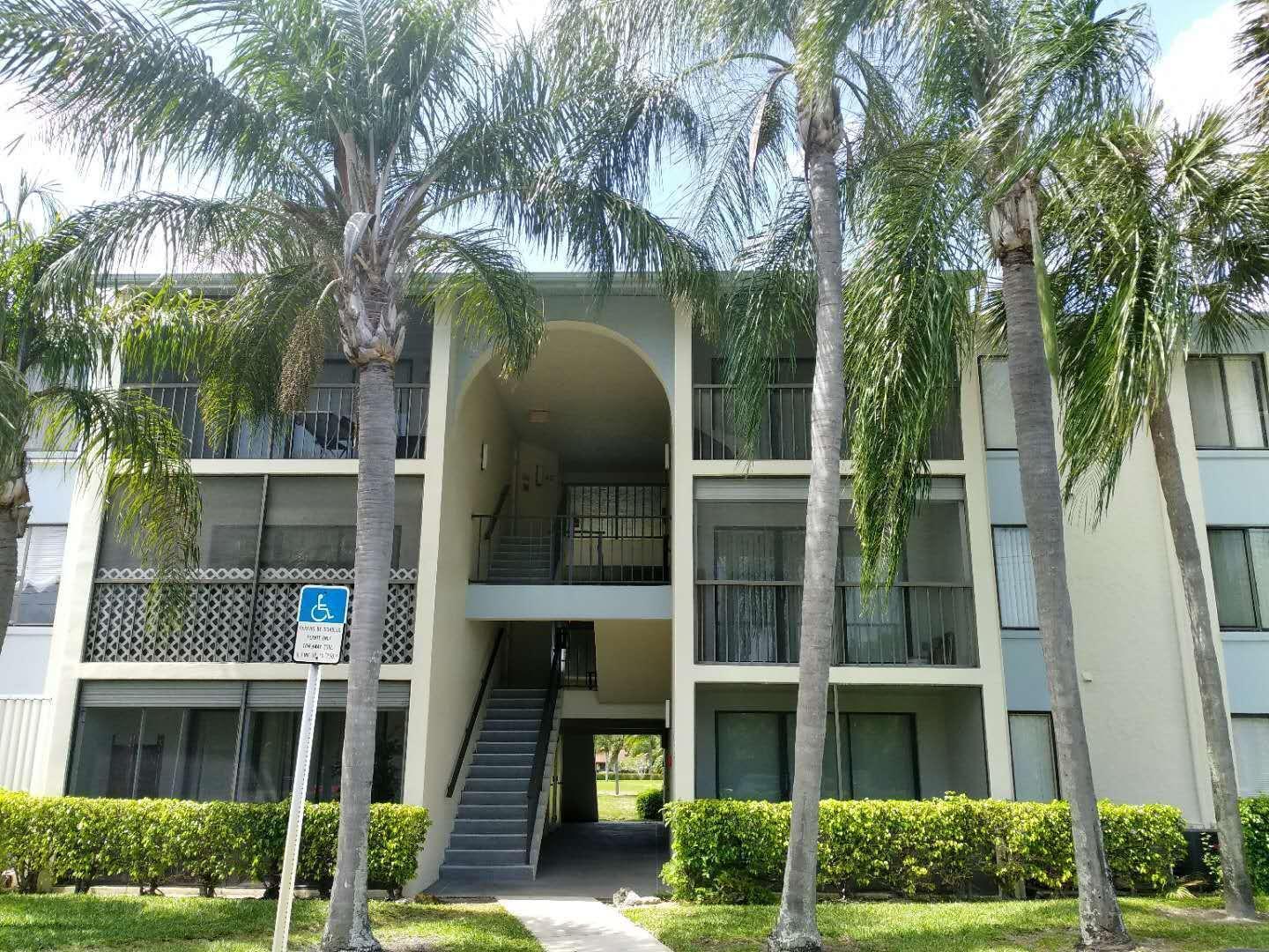 1113 Green Pine Boulevard B3 — photo