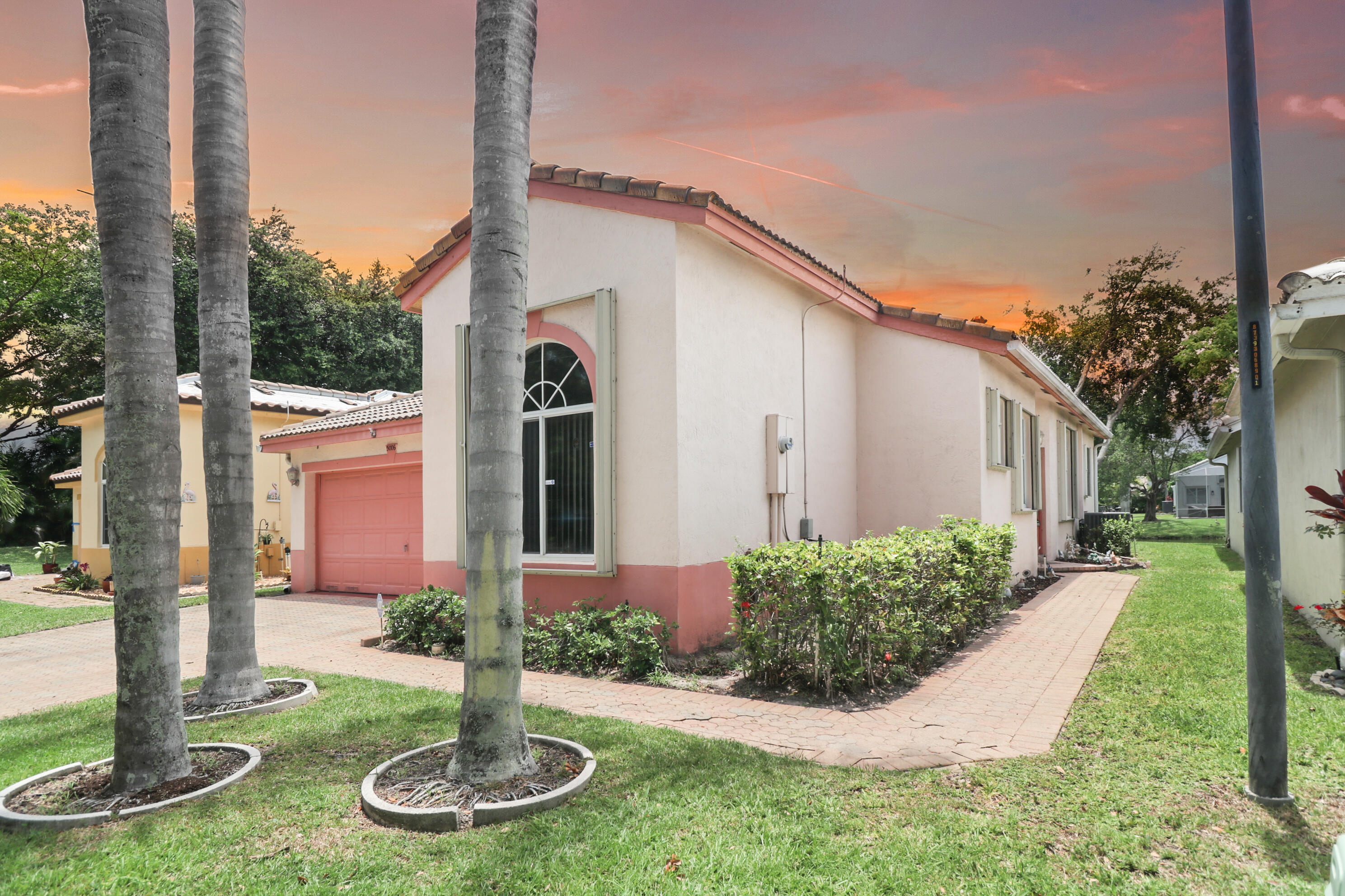 5006 Heron Court — photo